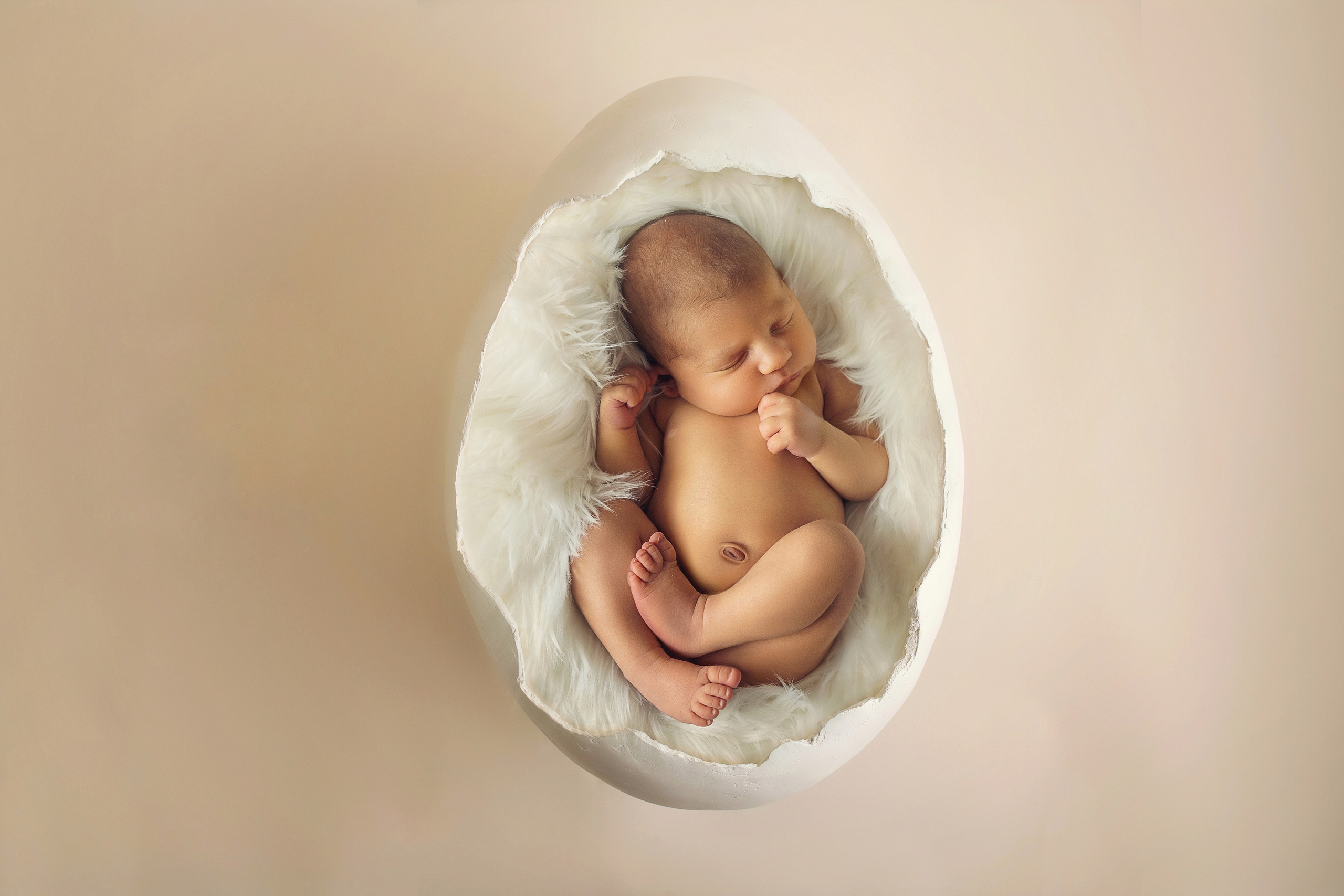 Newborn. Tania Bonnet | Professional photographer in Tenerife — Flying dress sessions