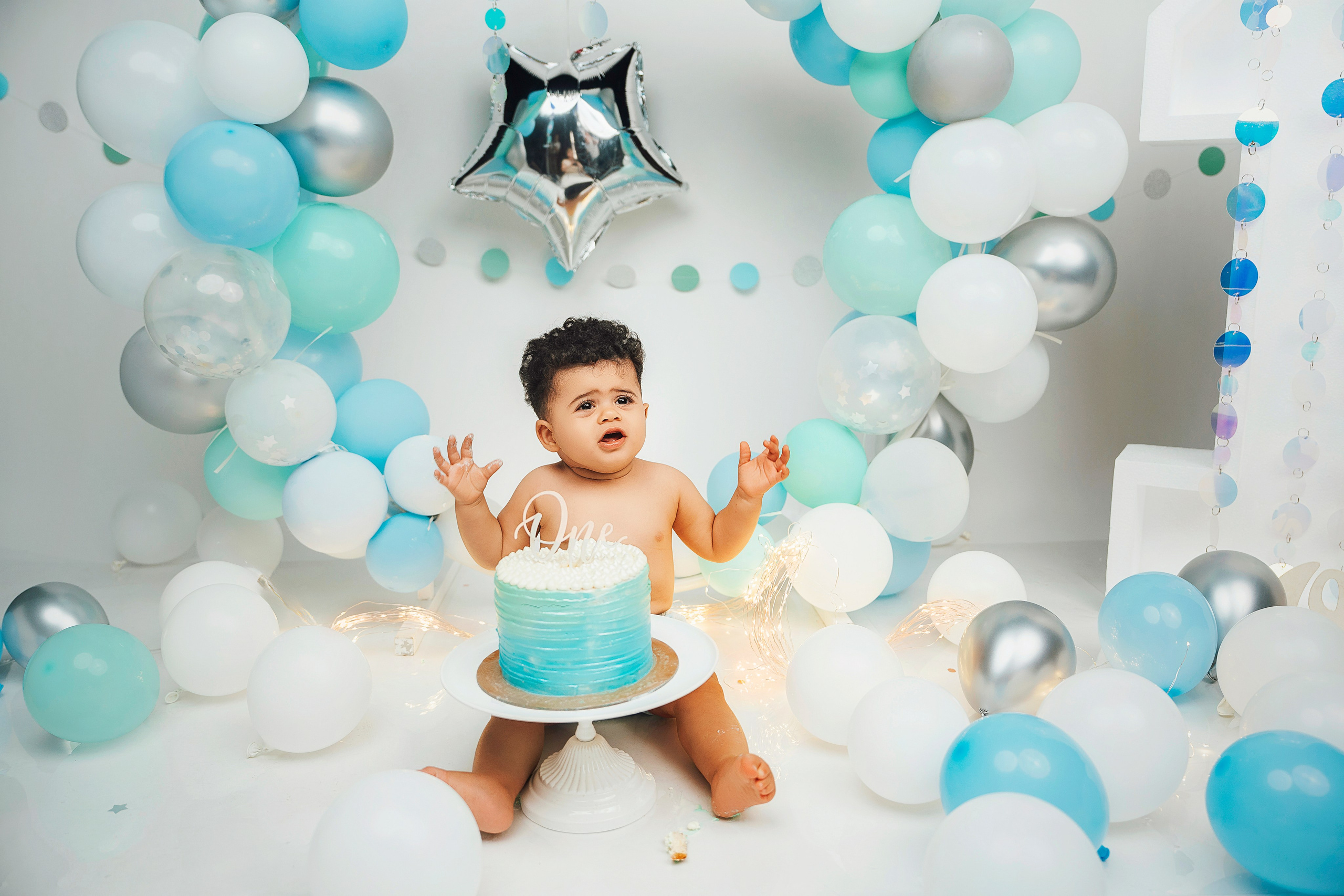 Cake smash. Fotógrafa en Tenerife: sesiones de fotos familiares y bodas — Tania Bonnet