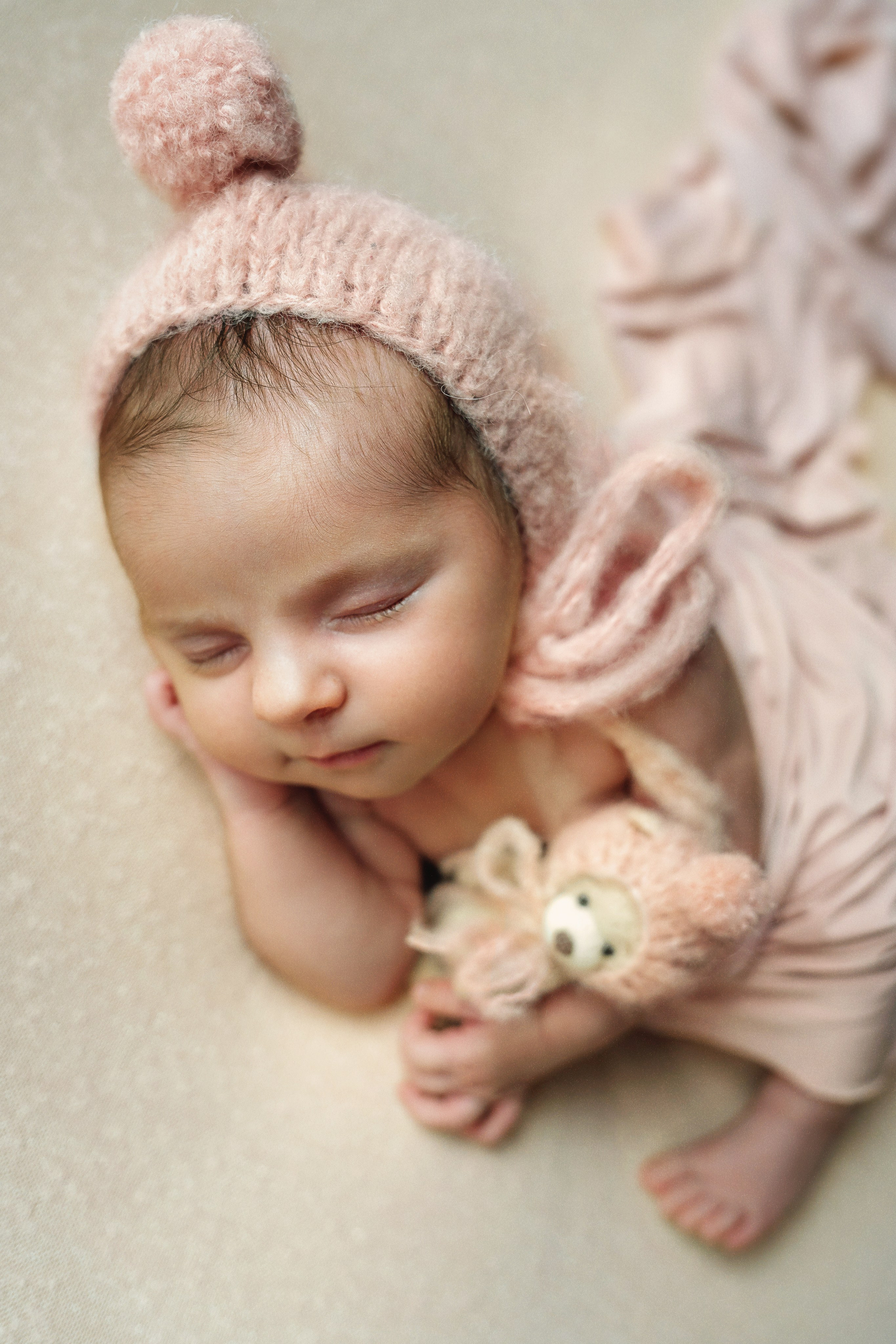 Newborn. Tania Bonnet | Professional photographer in Tenerife — Flying dress sessions