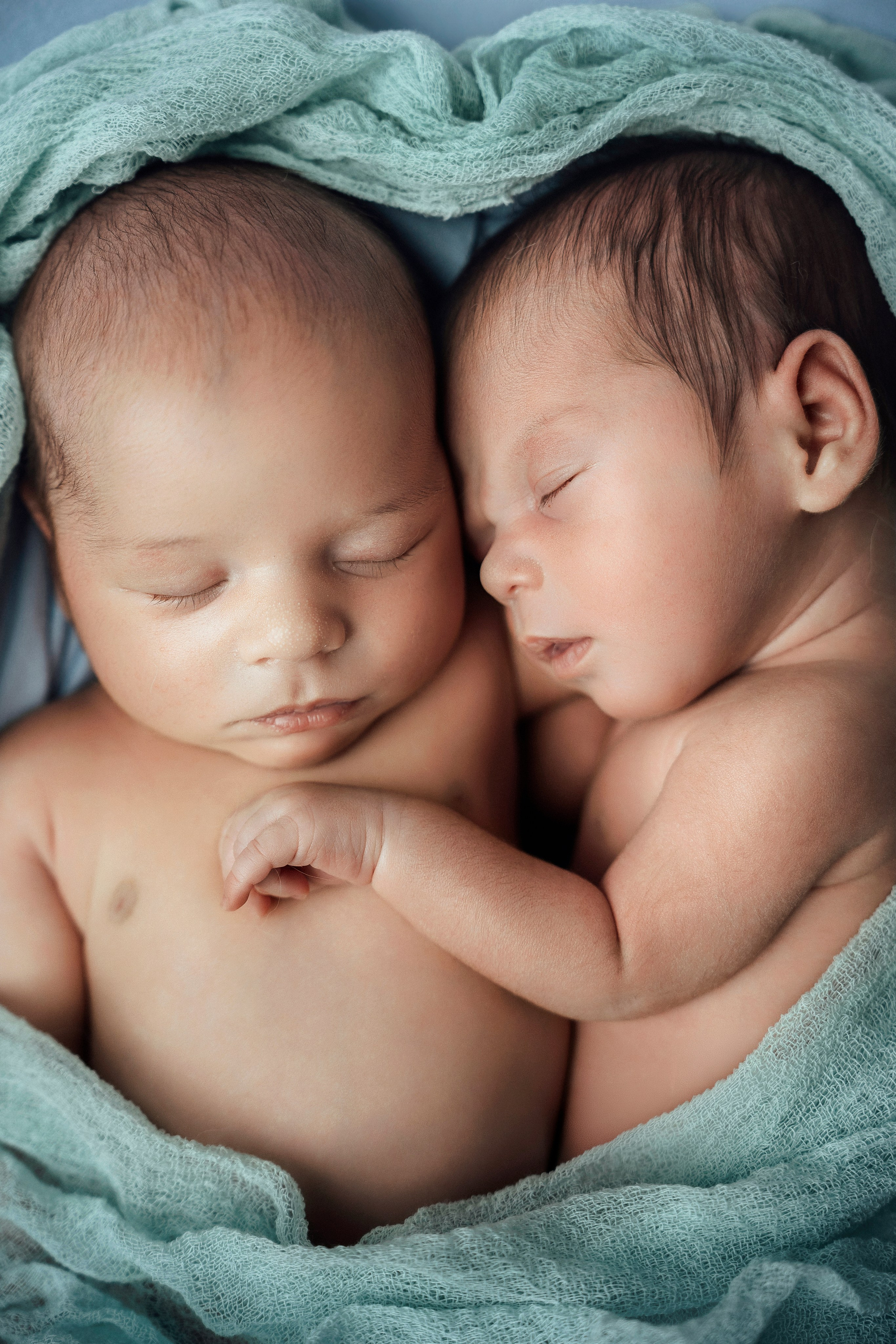 Newborn. Tania Bonnet | Professional photographer in Tenerife — Flying dress sessions