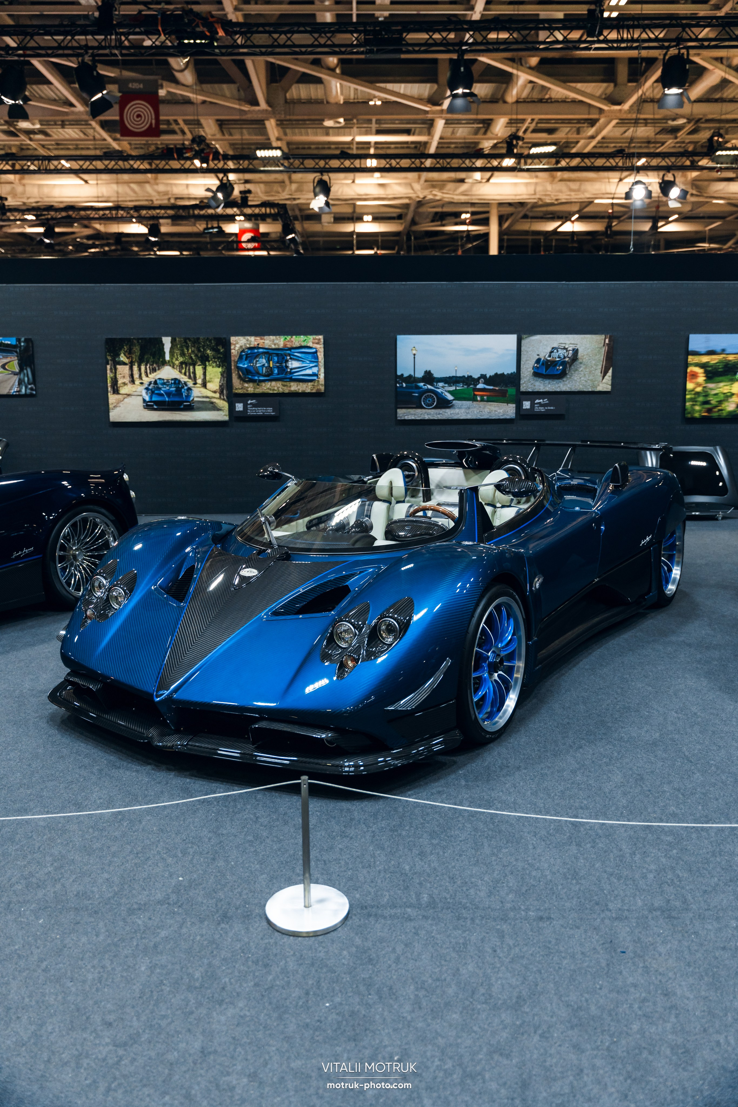 Retromobile 2026. Photographe de voitures à Paris — Vitalii Motruk
