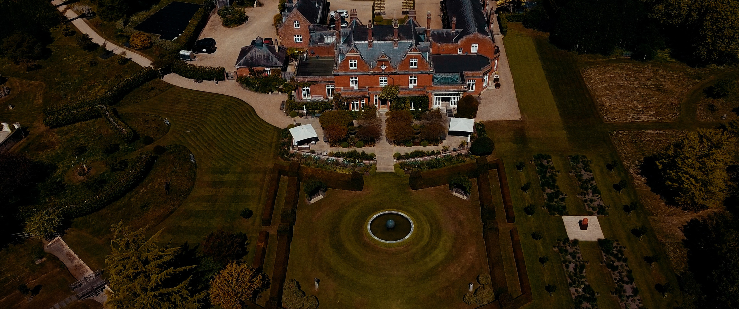 Fotografie de Nuntă. Foto-Video Nunta Iasi, Suceava, Bucuresti / Disponibilitate 2025 — 2026 — 2027