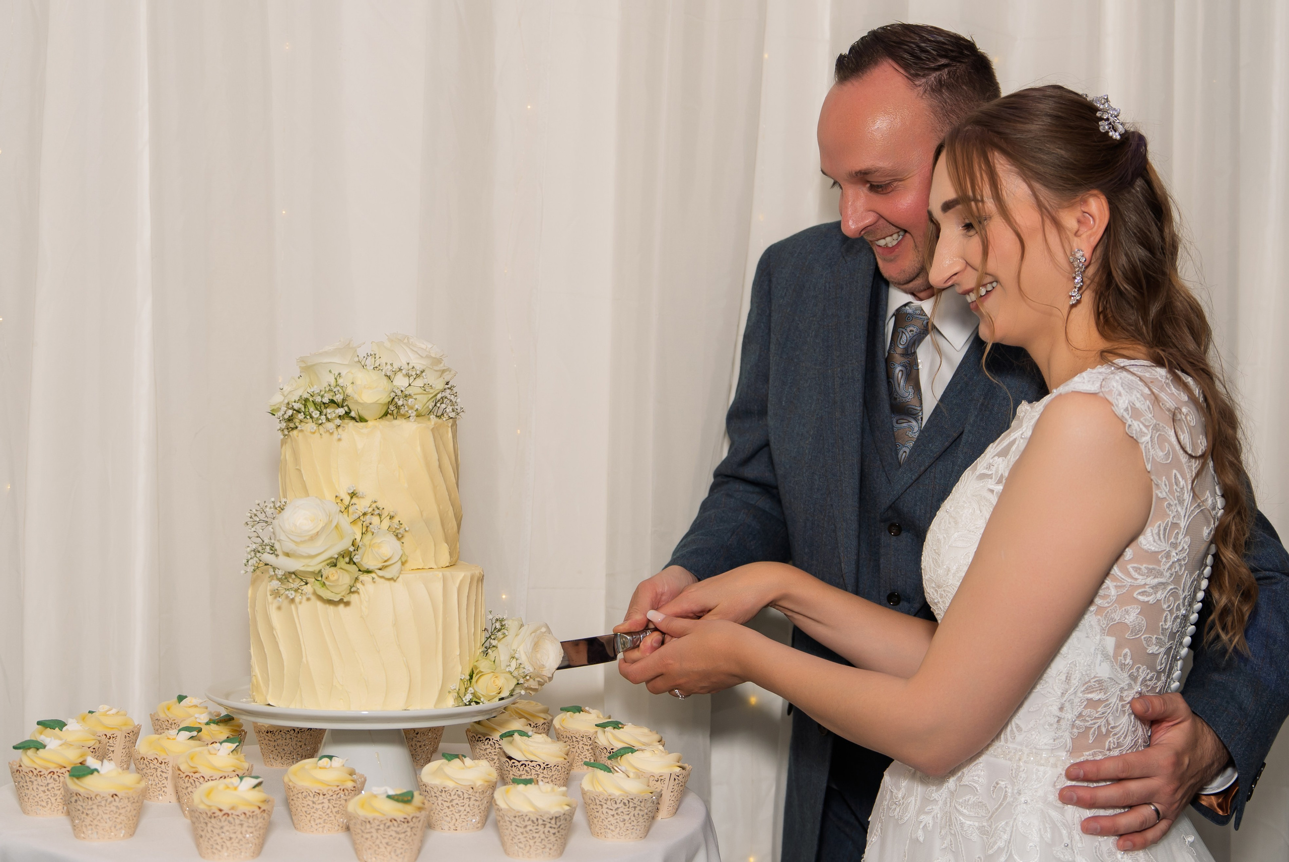 Book a wedding photographer and videographer in London. Wedding photographer in United Kingdom