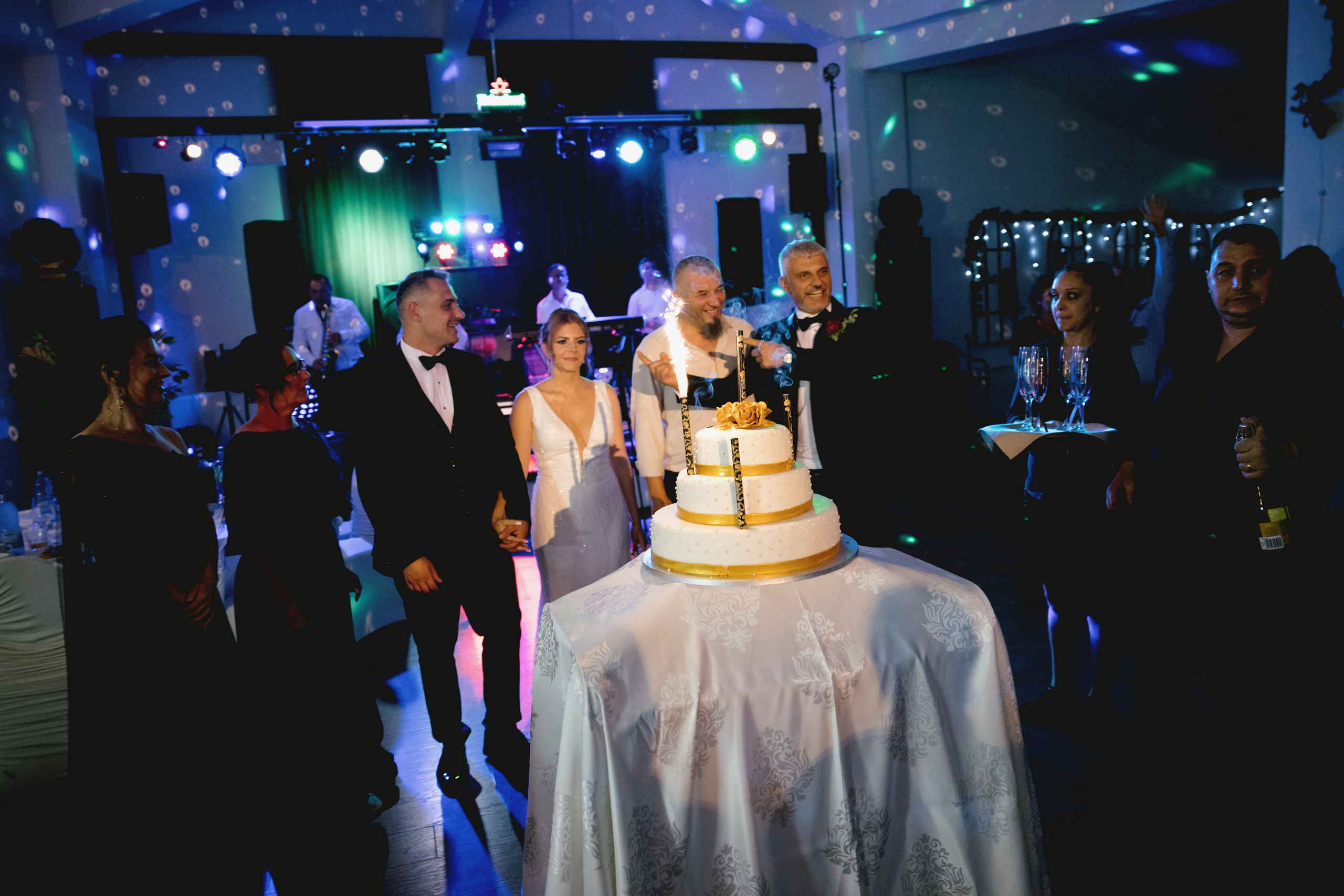 Kristine & Razvan - Rasnov. MDimaFotoStudio. Fotograf de nuntă, evenimente private și de familie