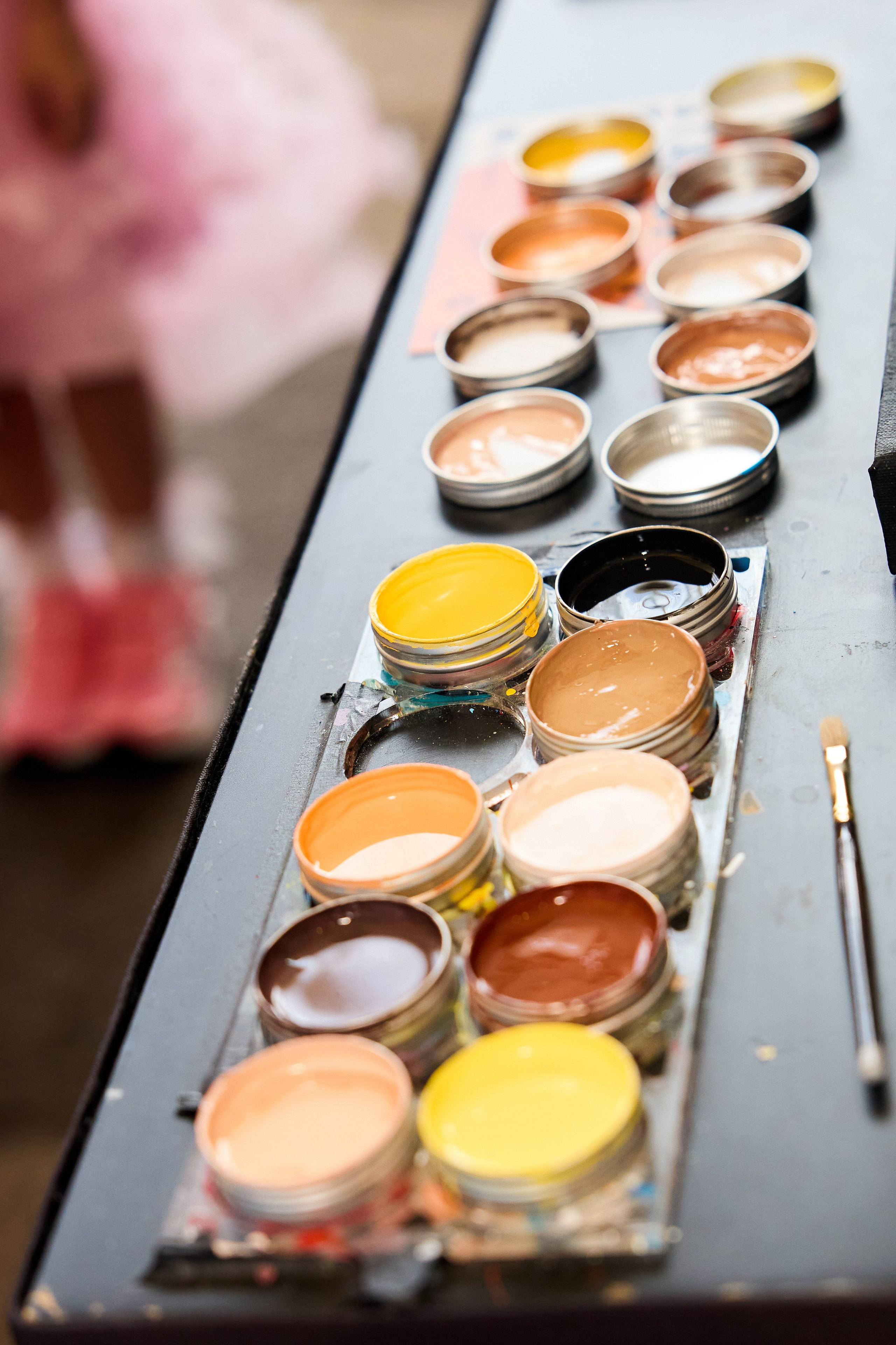 Авторская благотворительная художественная выставка Дианы Бортник. Фотограф Юлия Маковеева