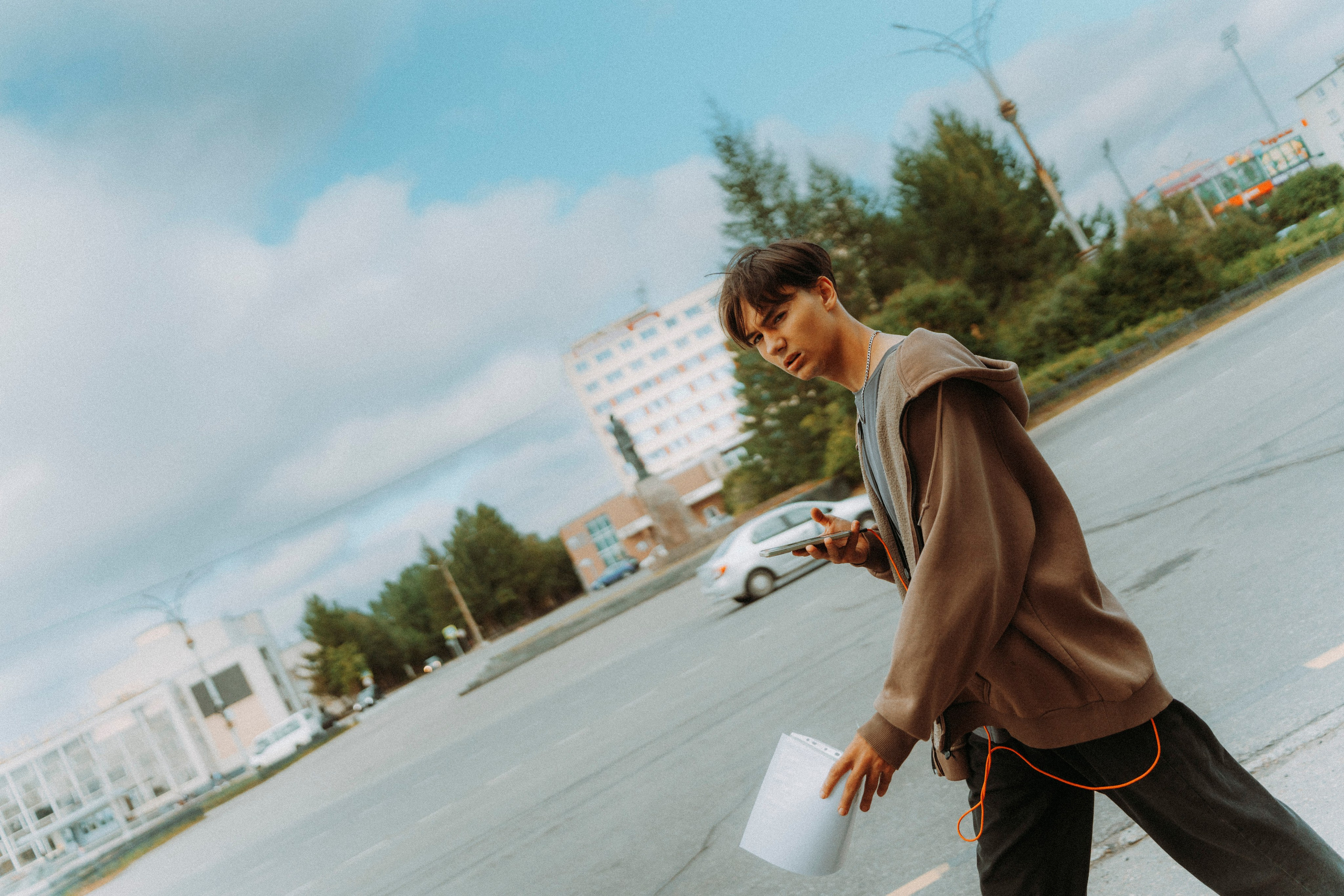 2024. Стрит-фотография, полная абсурда, идиотизма и красоты