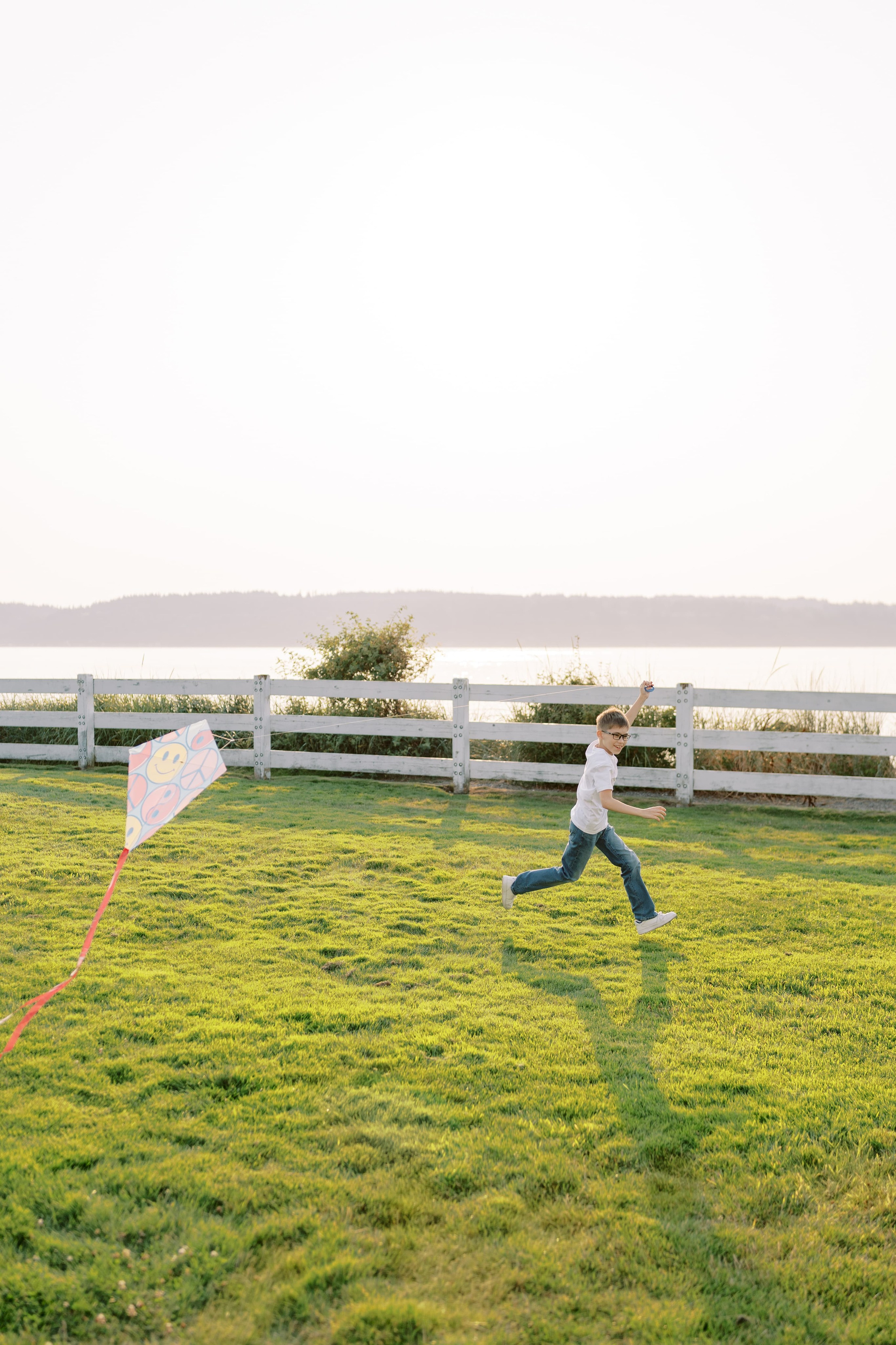Family photoshoot. Vitalina with her family. August 2024. Lighthouse in Mukilteo. EVAN ARISTOV WEDDING PHOTOGRAPHY — Seattle Wedding Photographer