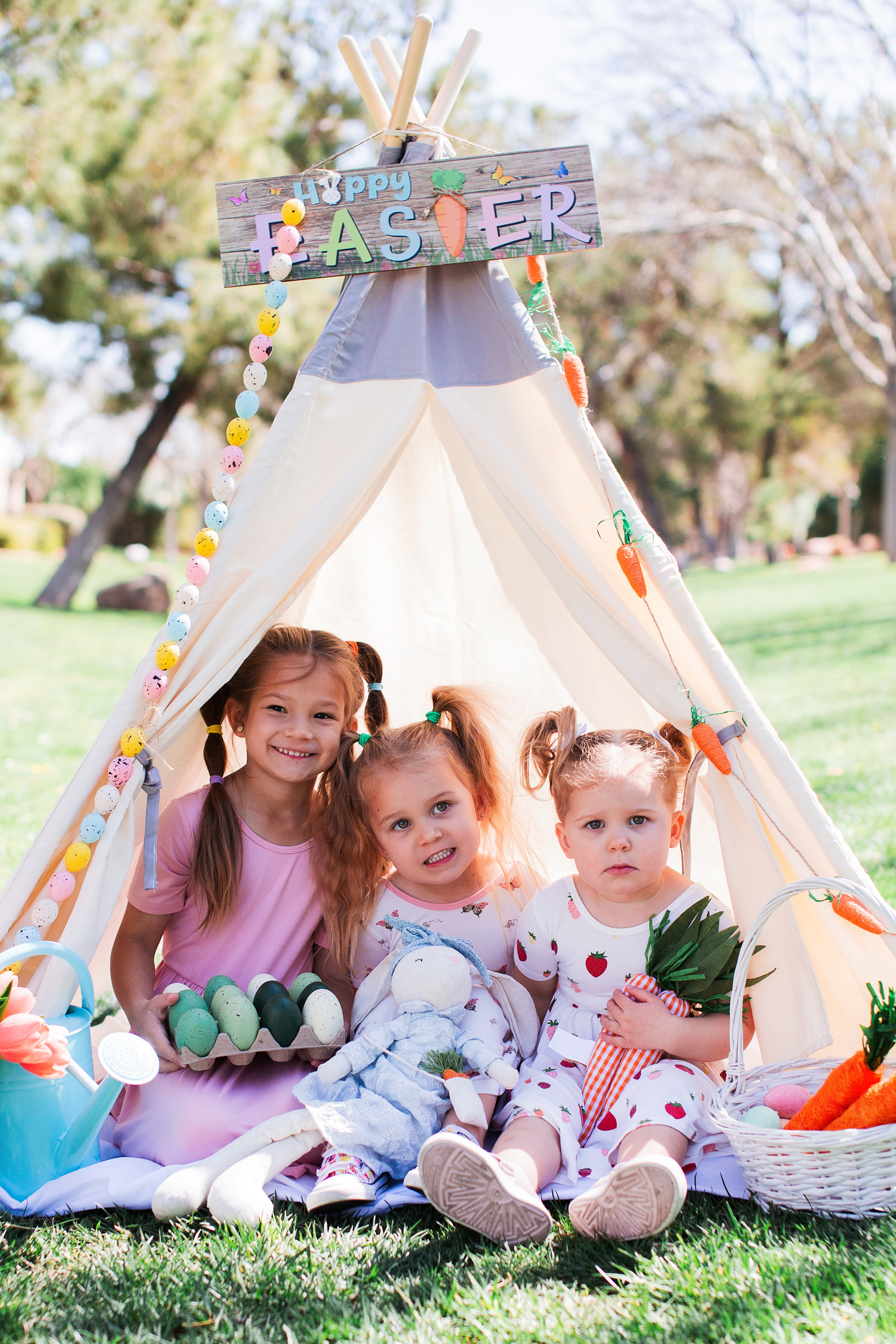 Easter 2023. Wedding & elopement photographer Viktoriya Kravtsov. Las Vegas