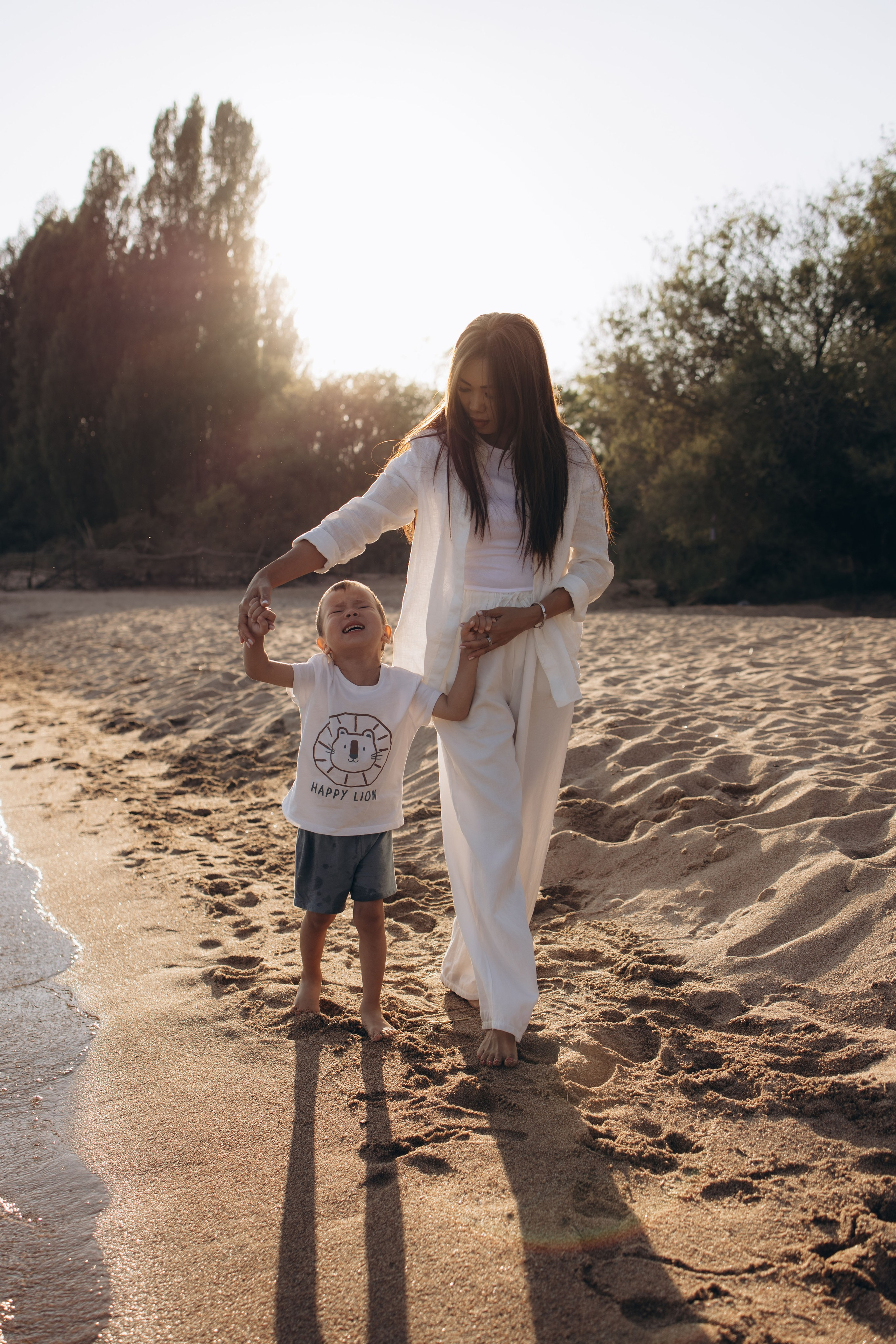 Family at Sunset. Фотограф родов, семей и новорожденных малышей в Дубае