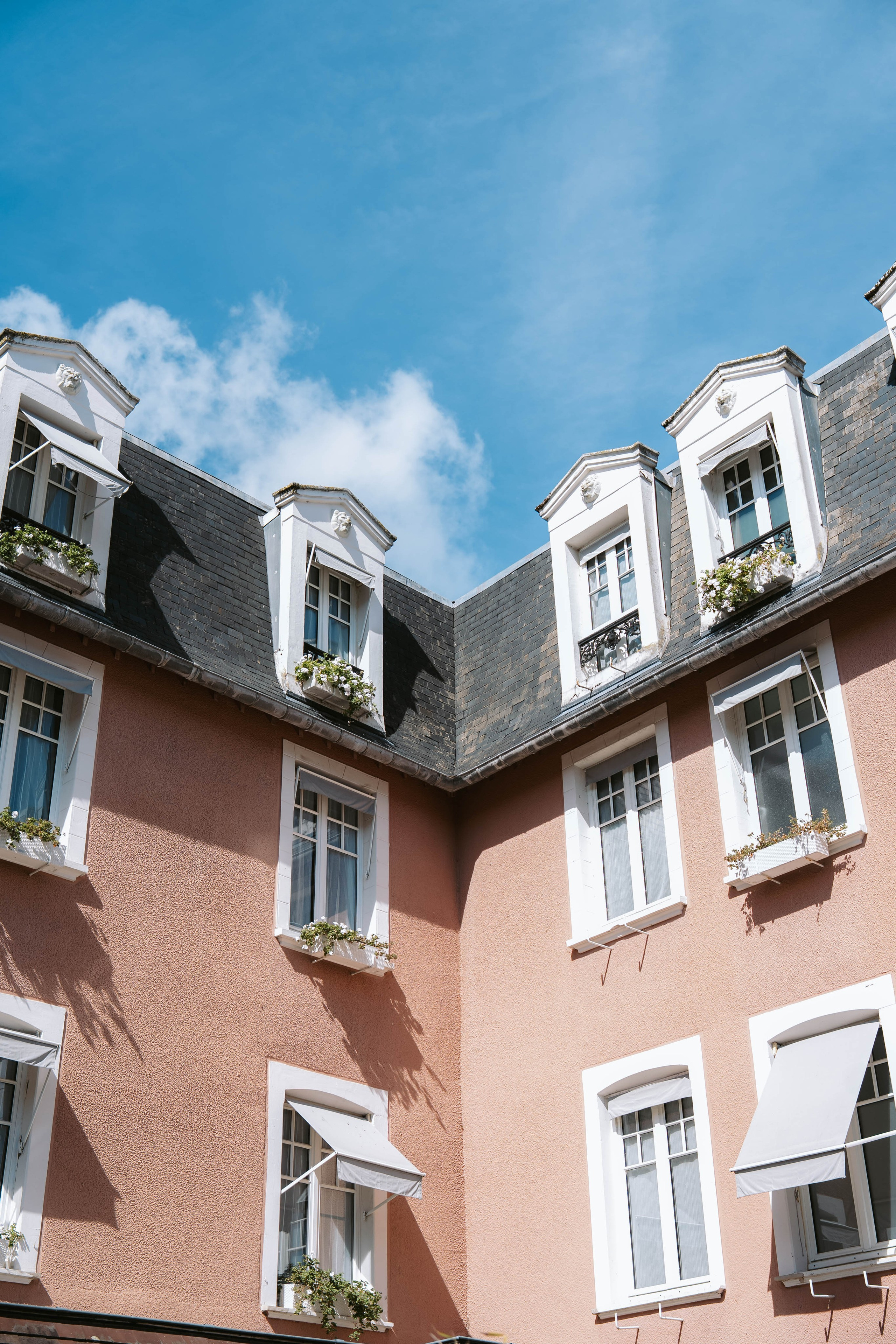 Hôtel Lion d’Or. Weeding photographer / event / portrait