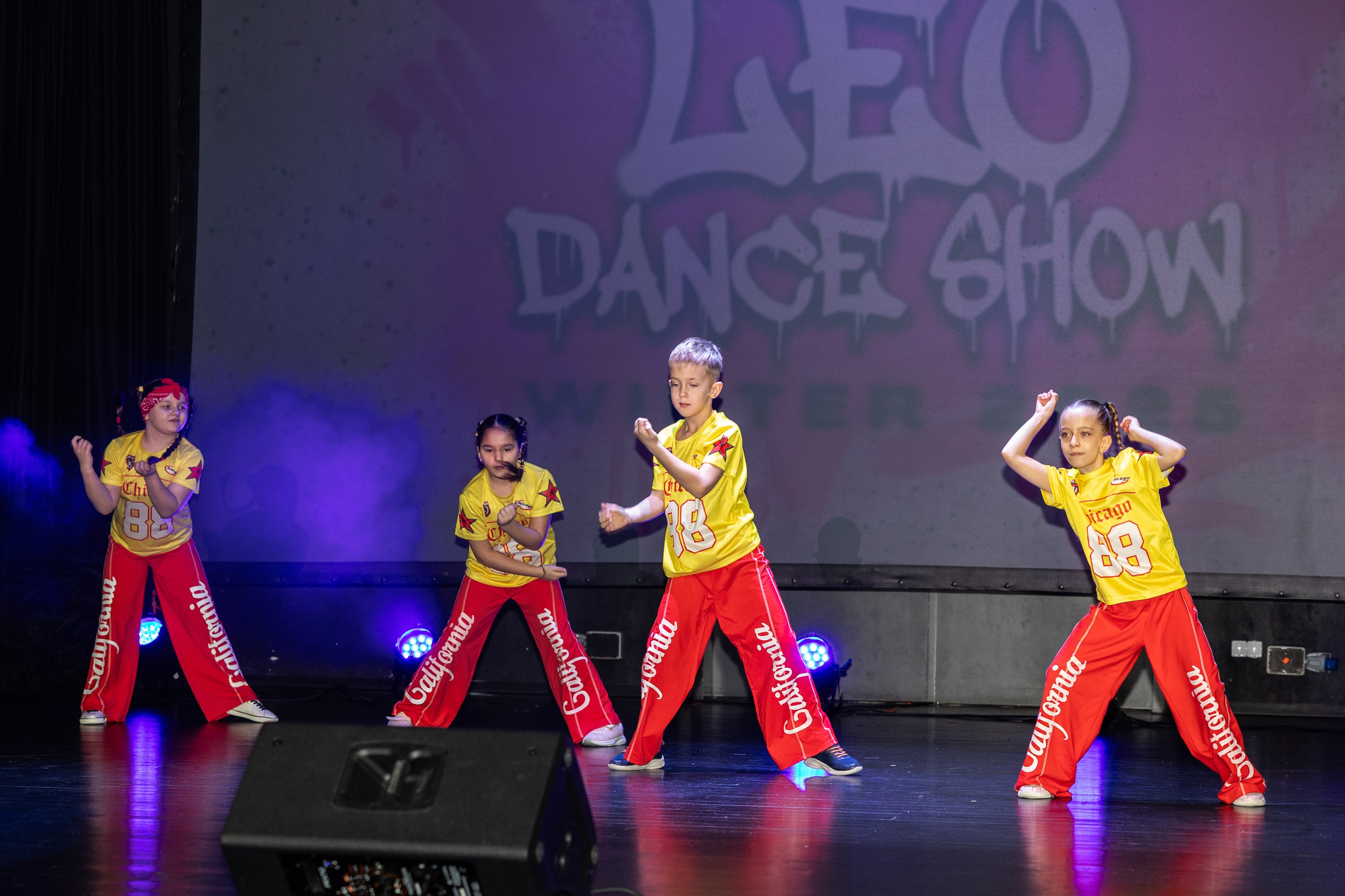 LEO DANCE SHOW WINTER 2025. Семейный и детский фотограф в Варшаве Мила Бобровская