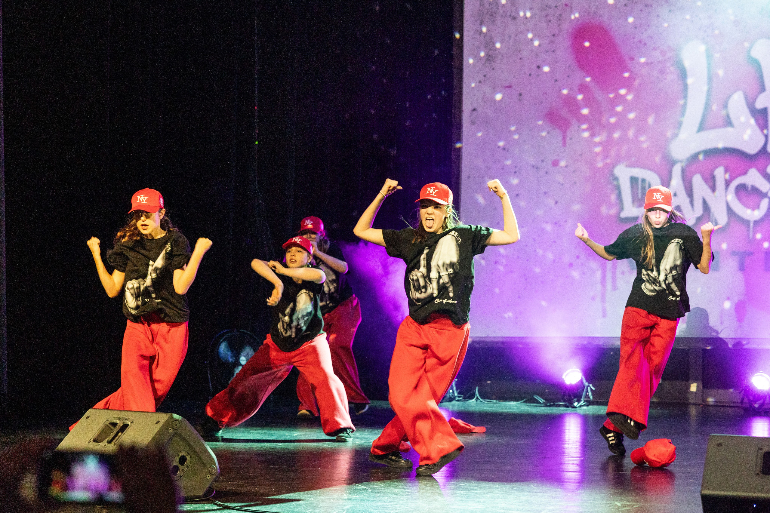 LEO DANCE SHOW WINTER 2025. Семейный и детский фотограф в Варшаве Мила Бобровская