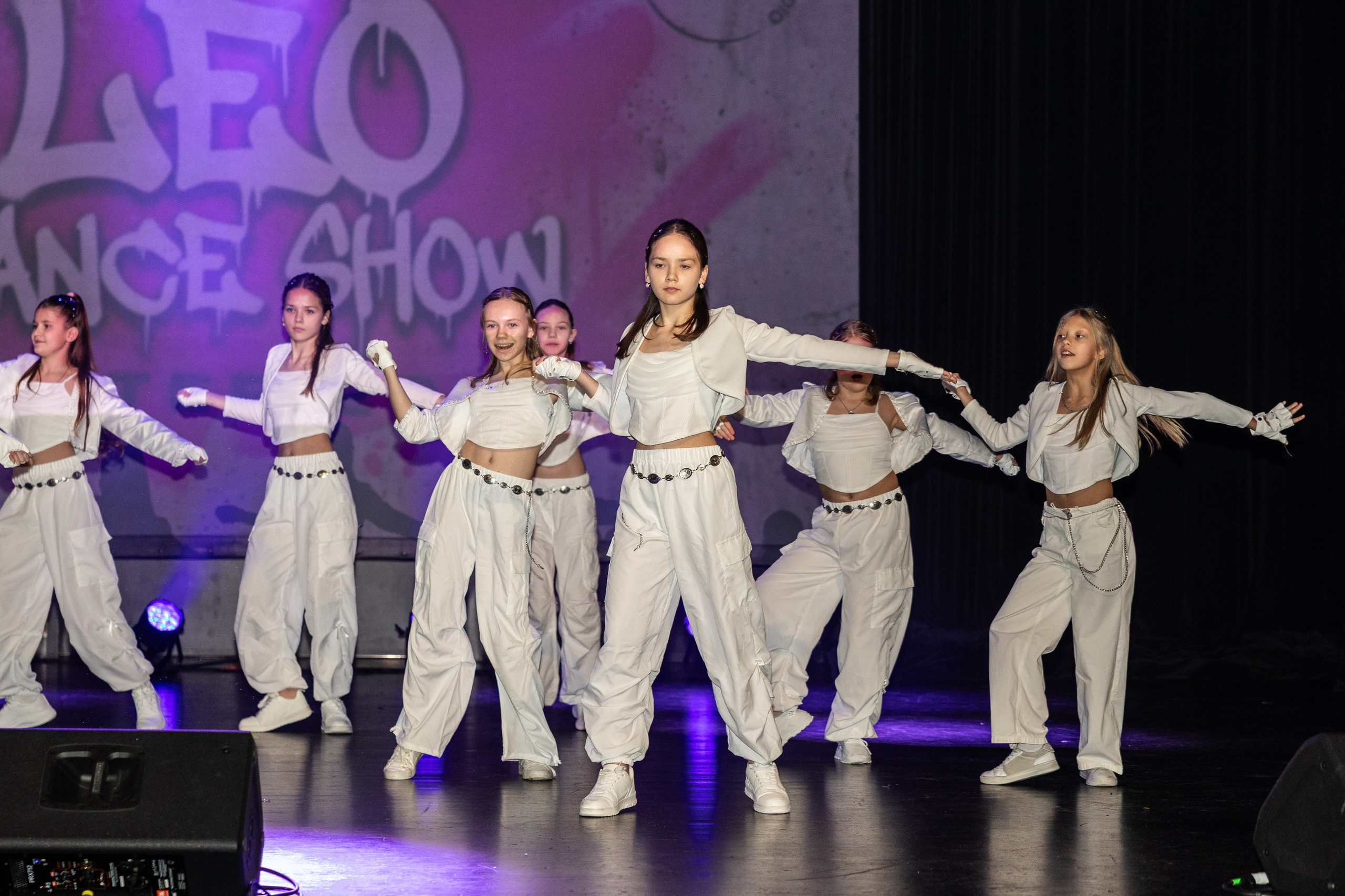 LEO DANCE SHOW WINTER 2025. Семейный и детский фотограф в Варшаве Мила Бобровская