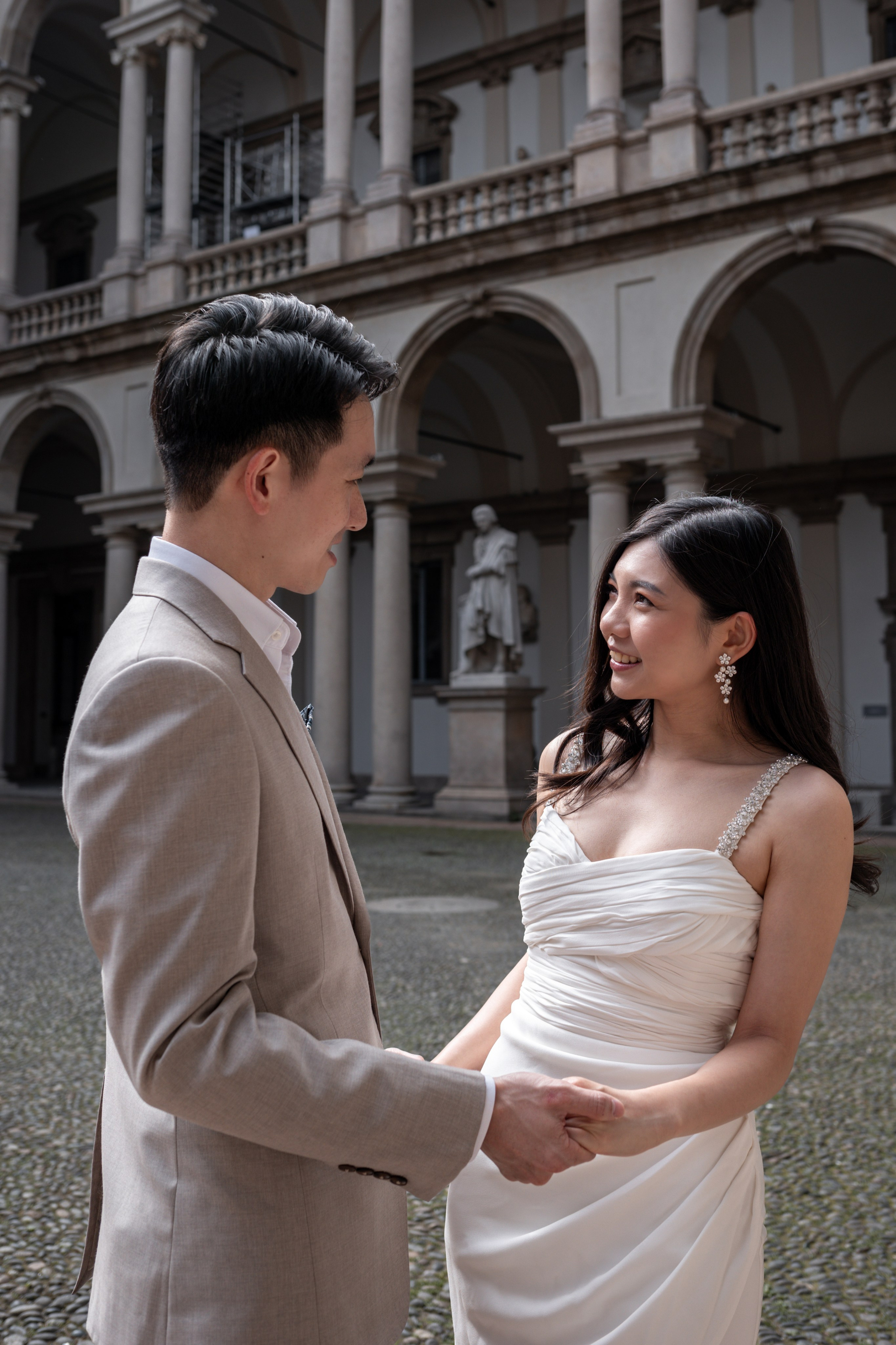 Walk in Milan. Photographer in Milan |Mila Pro Photo