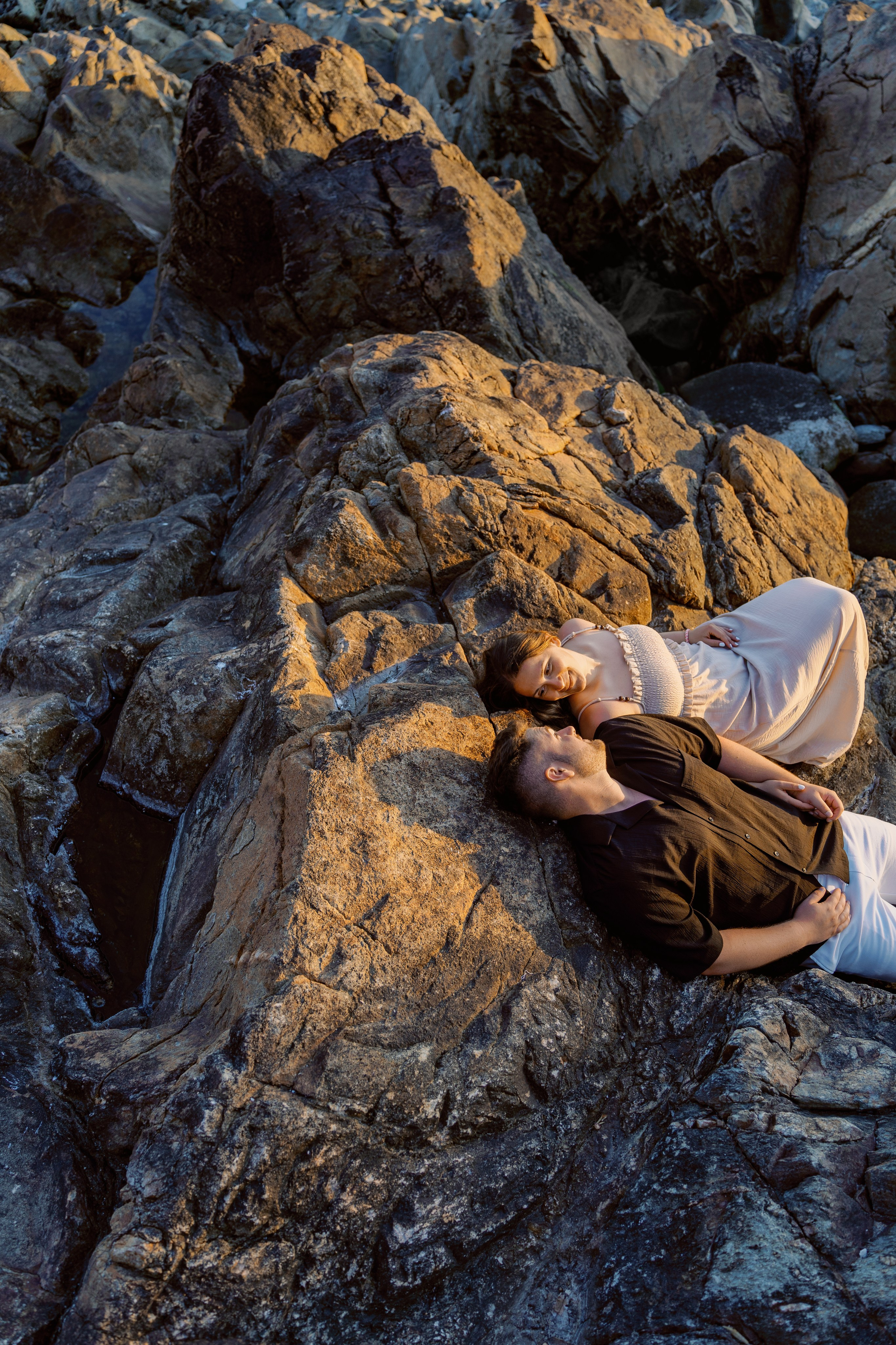 LOVE STORY ON THE BEACH. Photographer in Portugal Polina Gotovaya