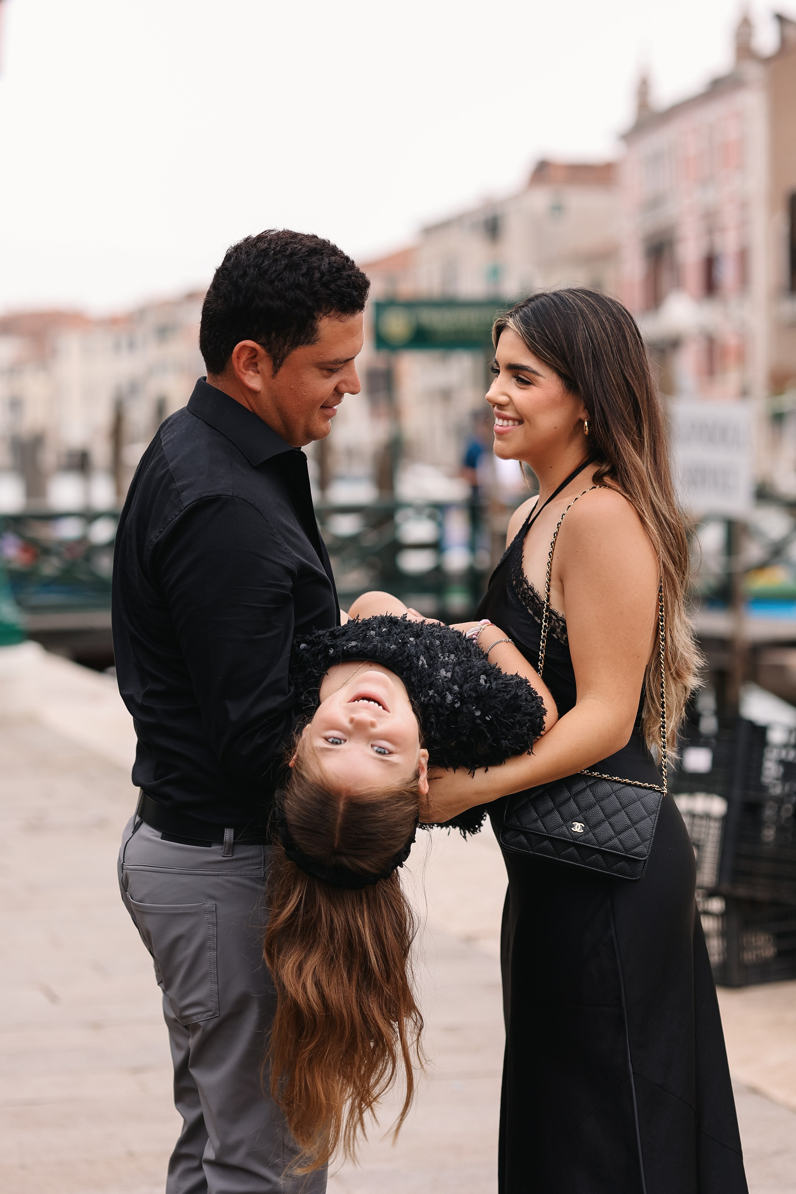 Family photo shoot in Venice. Photographer in Venice, Viktoria Antonova