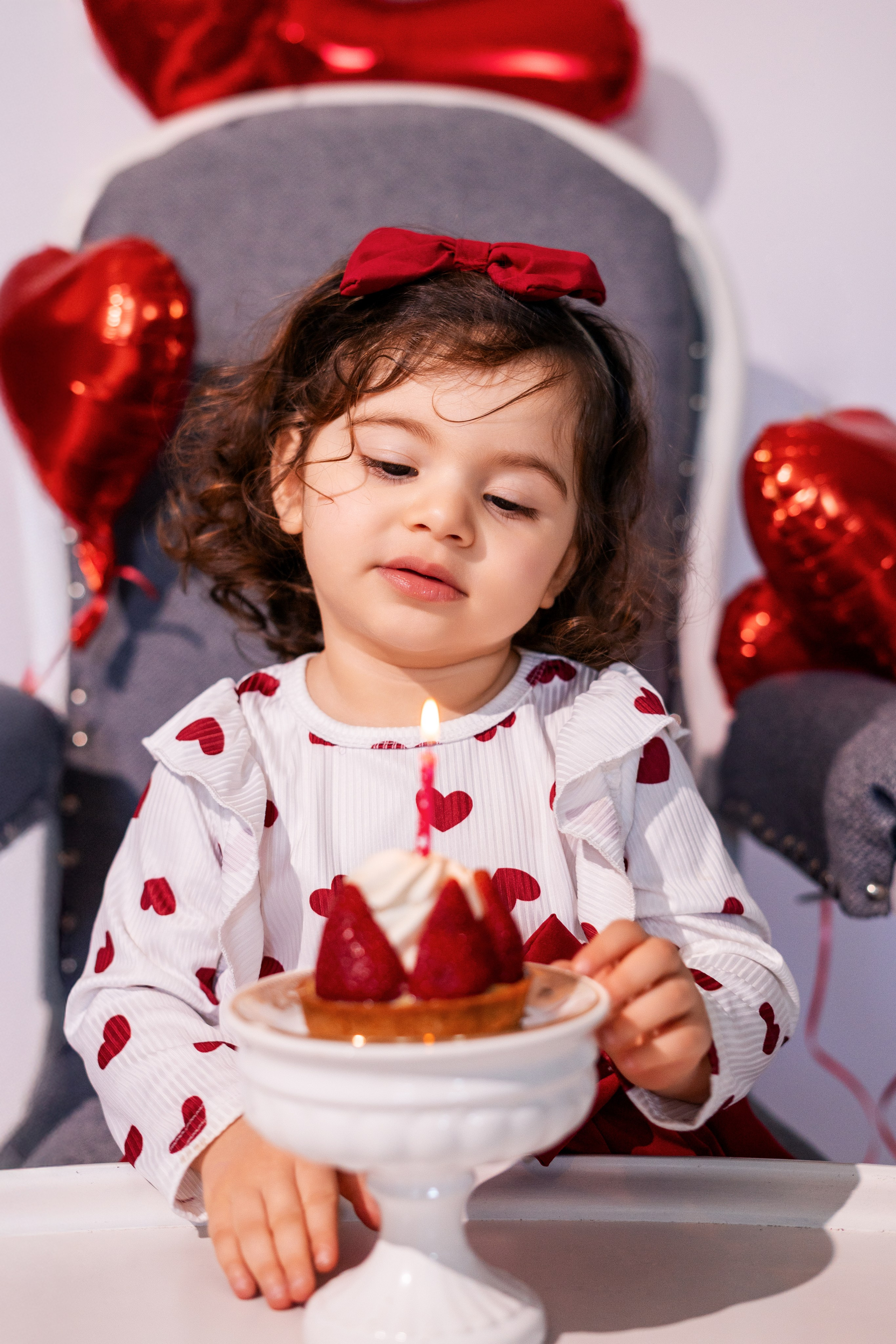 Ruzana 2 ans. Petit trésor photos de famille, grossesse et nouveau-né à Roanne