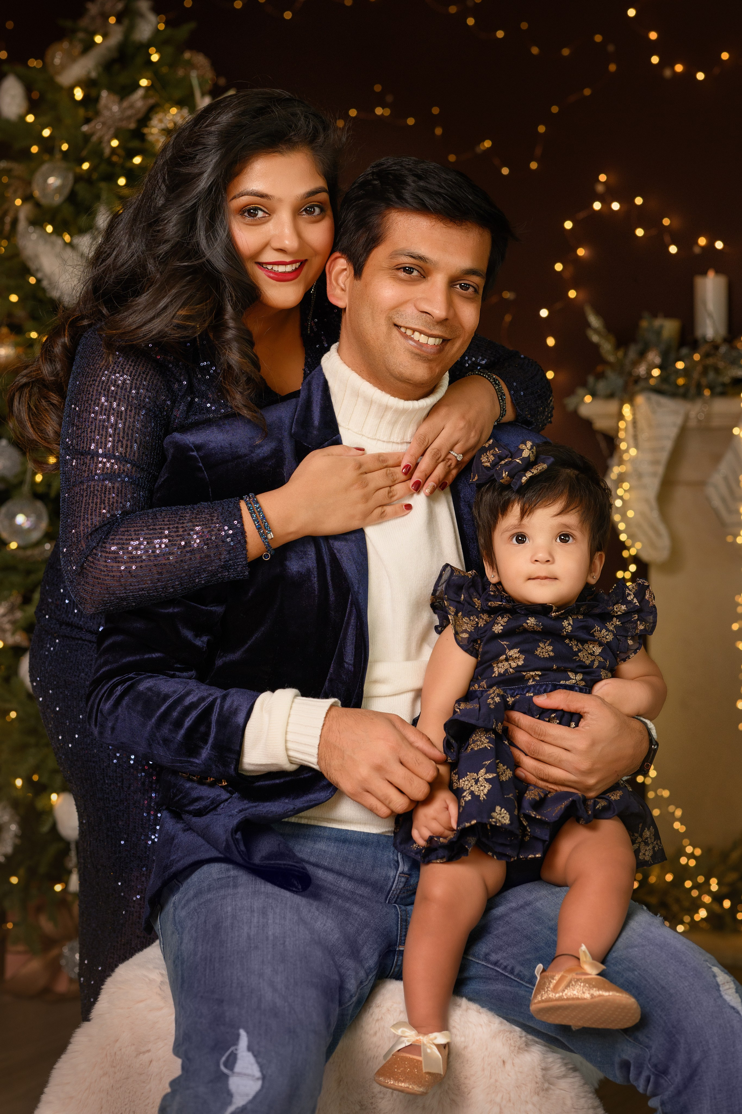 Priyanka and her family. Wedding & family photography in Seattle area. Helen Michelle photographer