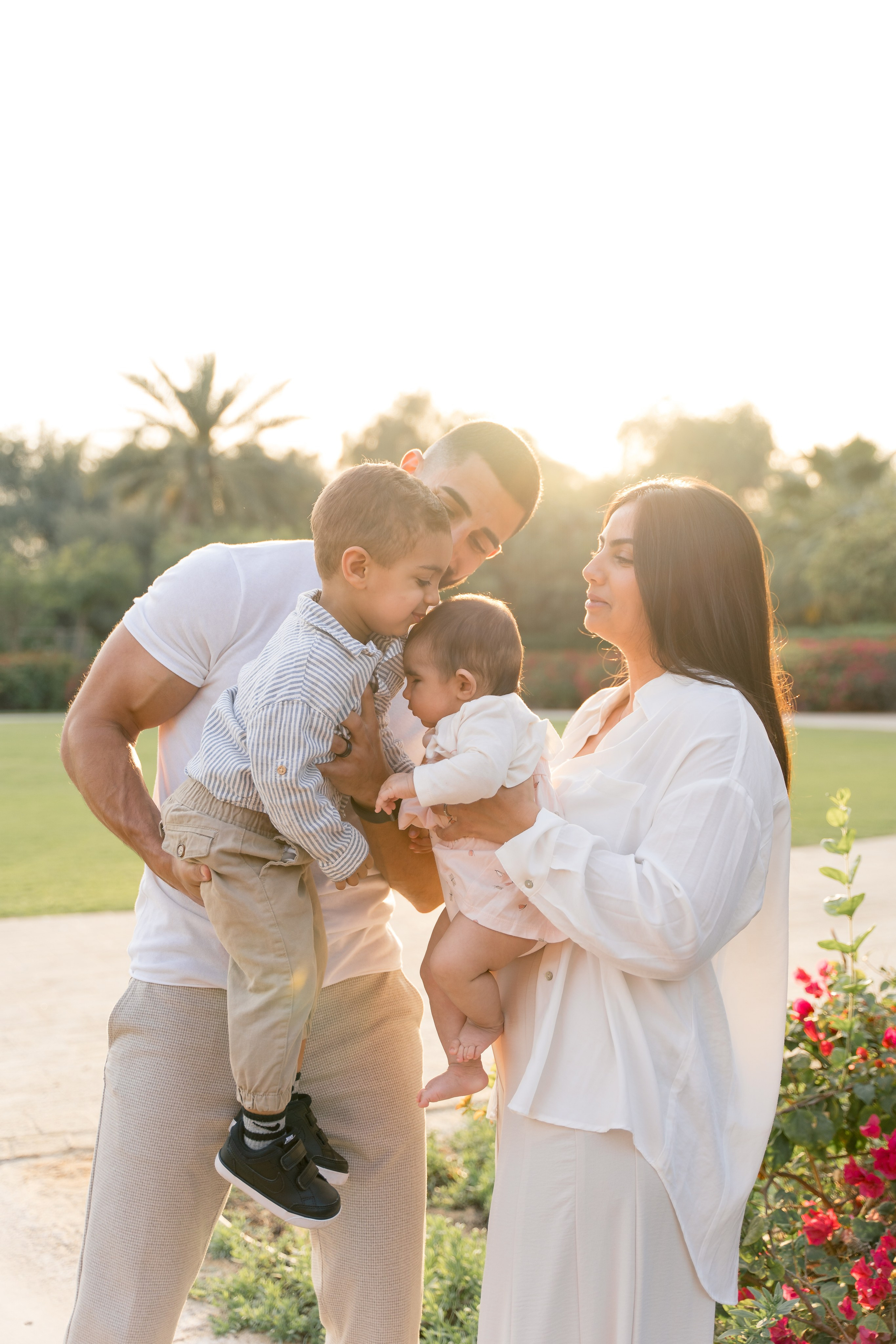Фотосессия в Umm Al Emarat Park — природная гармония в центре Абу-Даби. Фотограф в Абу Даби Марина