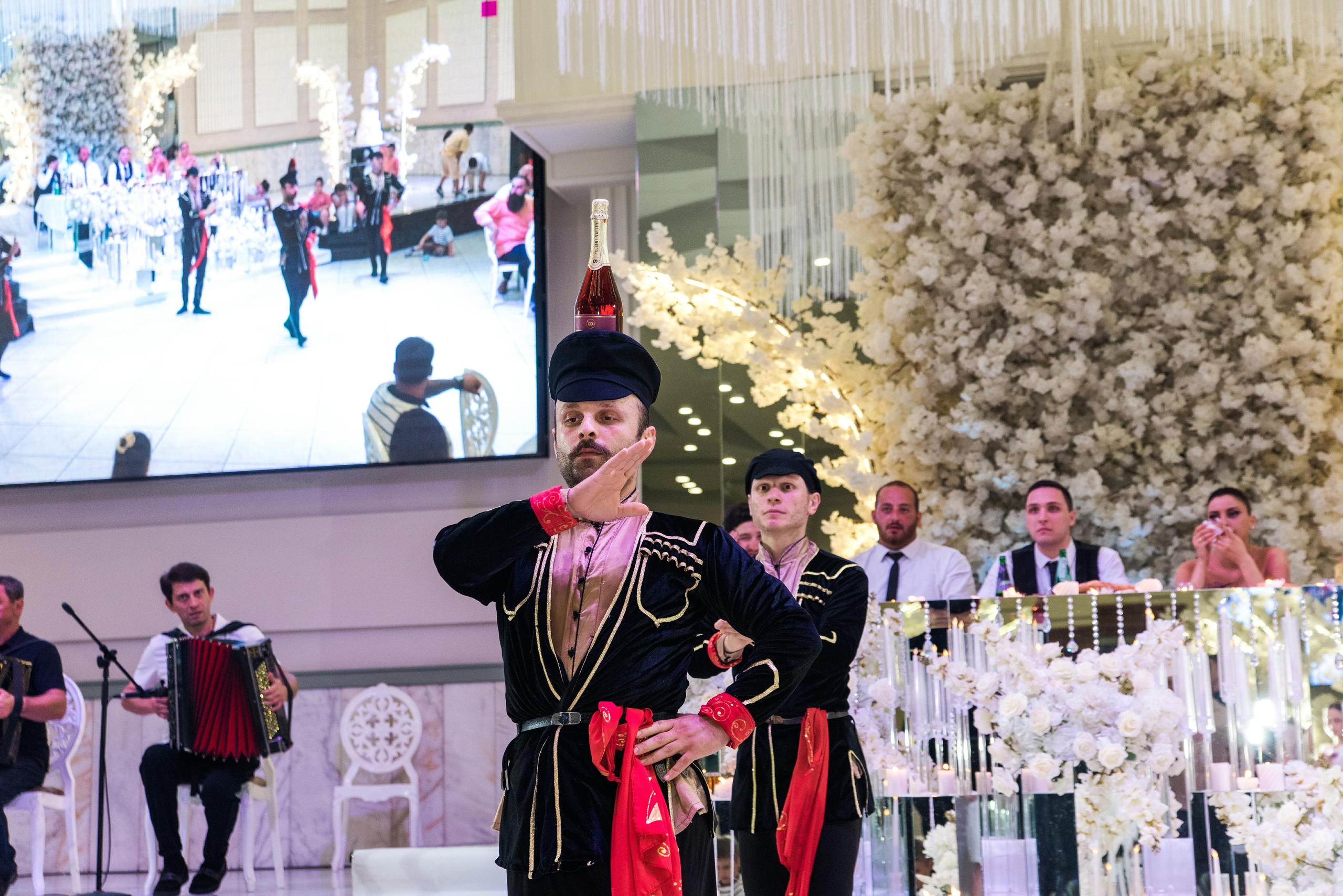 Грузинская свадьба Луки и Нино в Кутаиси. Свадебные фотографы в Грузии, Армении. Макс Коваленко и Лара Татосян. Свадебный видеограф