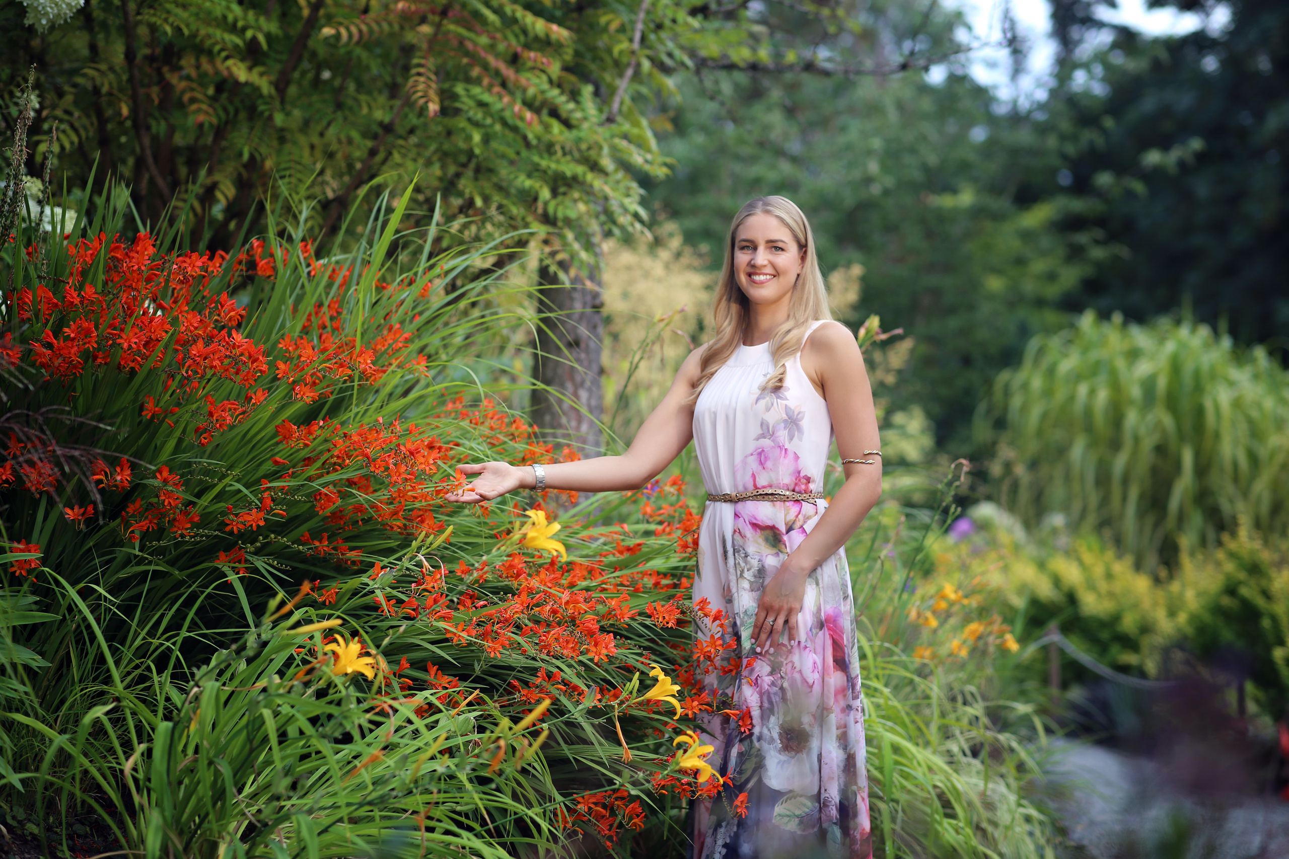 Cherry blossom Photoshoot with beautiful Helen. YuAnna studio. Family & Kids Photographer in Seattle area, located in