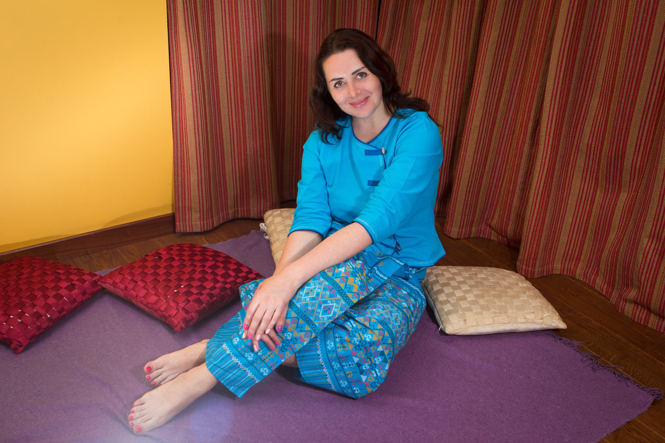 Massage Studio. YuAnna studio. Family & Kids Photographer in Seattle area, located in