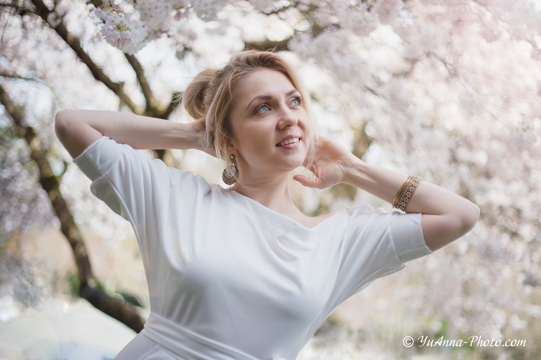 Cherry blossoms. YuAnna studio. Family & Kids Photographer in Seattle area, located in