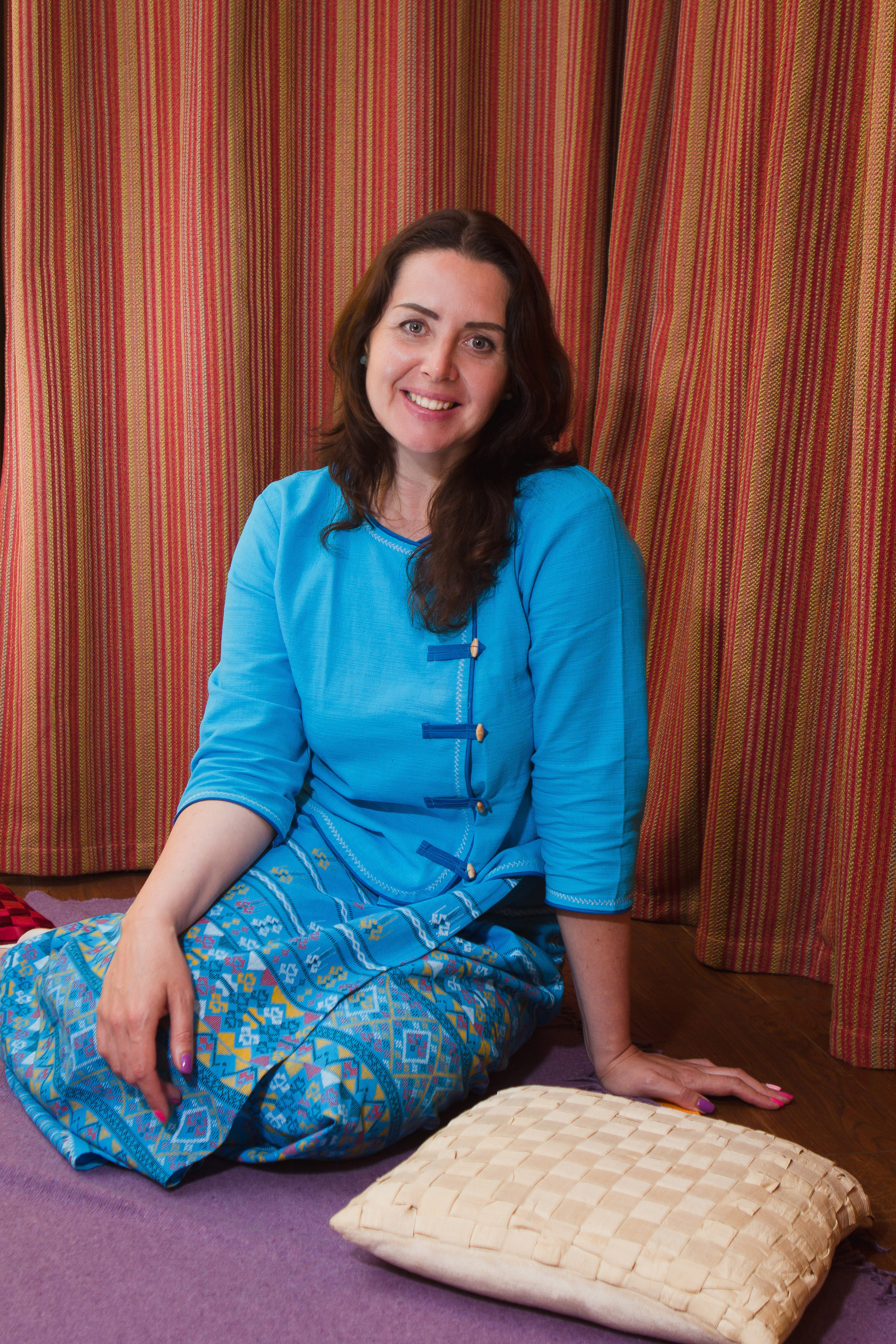 Massage Studio. YuAnna studio. Family & Kids Photographer in Seattle area, located in