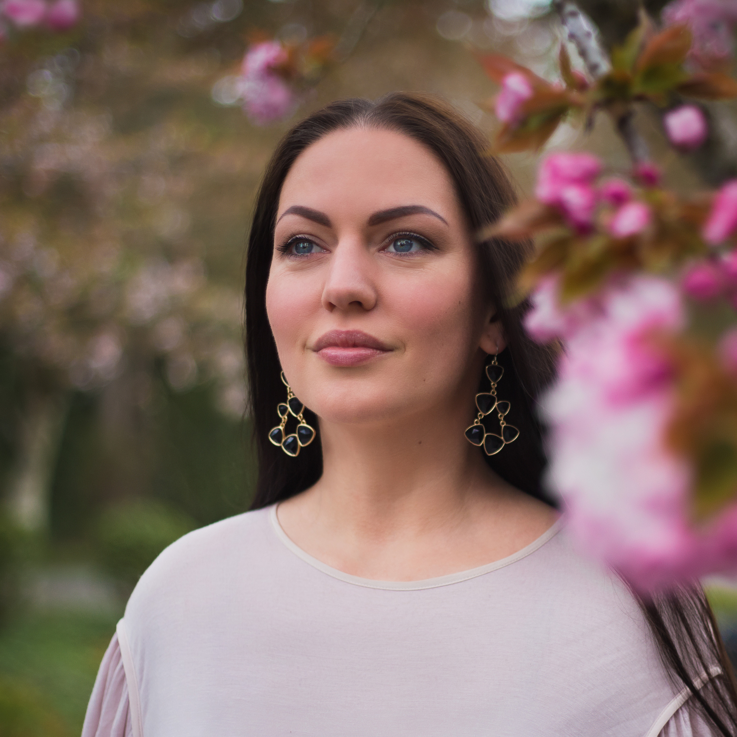 Cherry blossoms. YuAnna studio. Family & Kids Photographer in Seattle area, located in