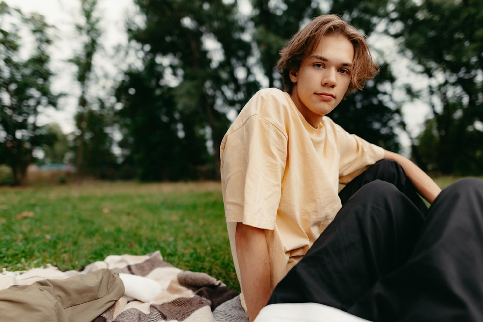 Сімейна фотосесія на вулиці літом. Photokostin.com