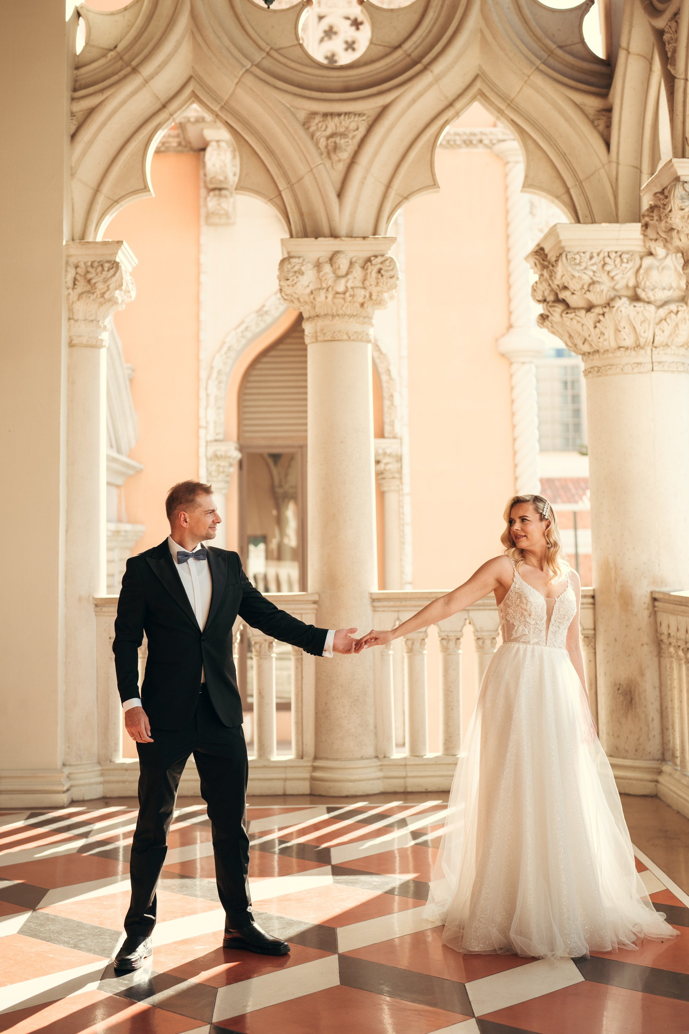 Yrina&Miroslav. Wedding & elopement photographer Viktoriya Kravtsov. Las Vegas