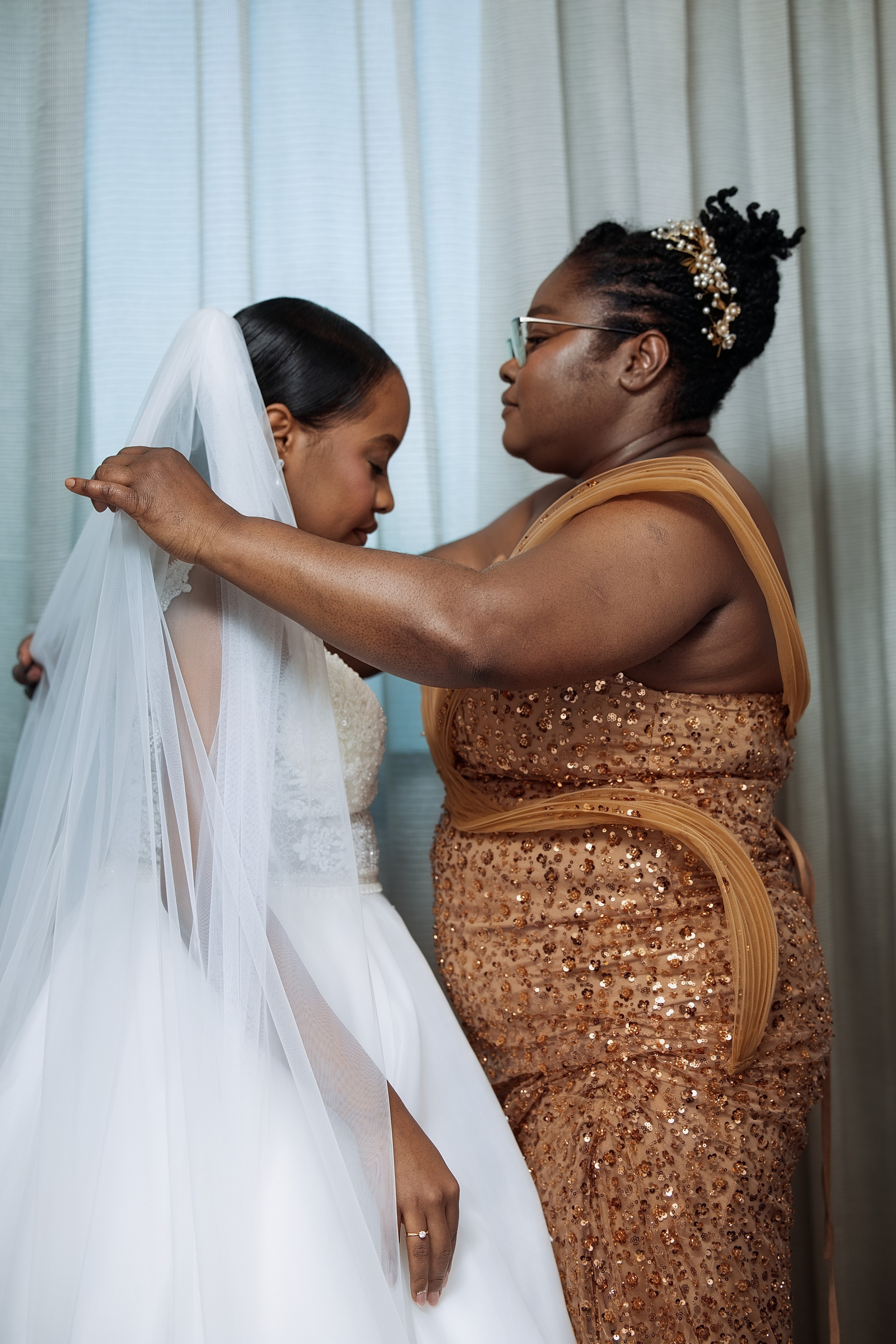 Nawik e Ethson. Fazemos o seu casamento ser lembrado por gerações