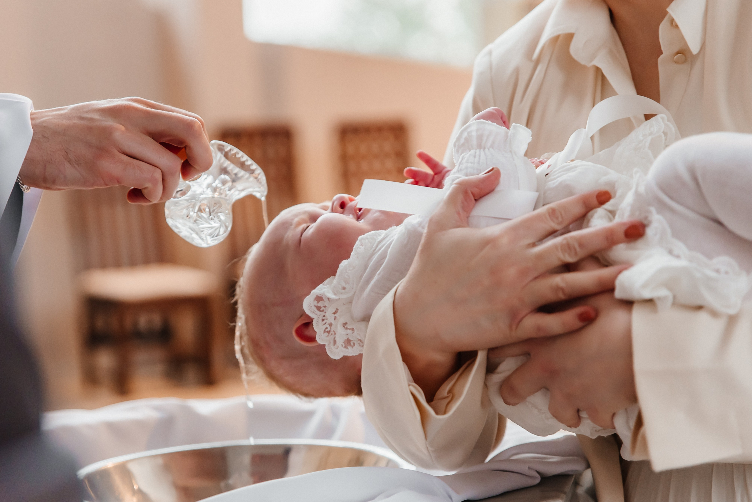 Chrzest Maja. Eugene Save – Fotograf Ślubny i Rodzinny | Warszawa i Cała Polska