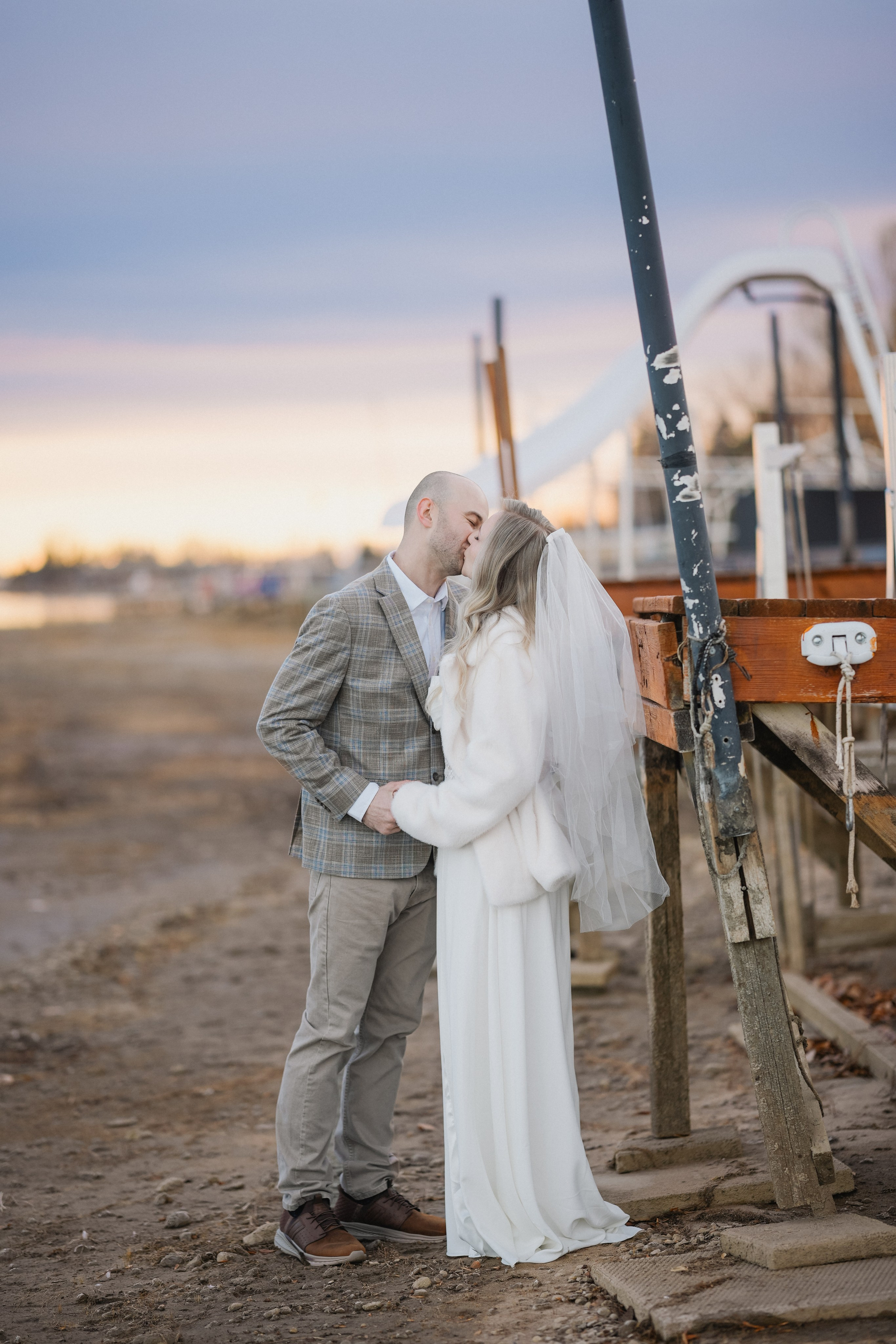 WEDDINGS. Calgary Family and Child & Wedding Photographer