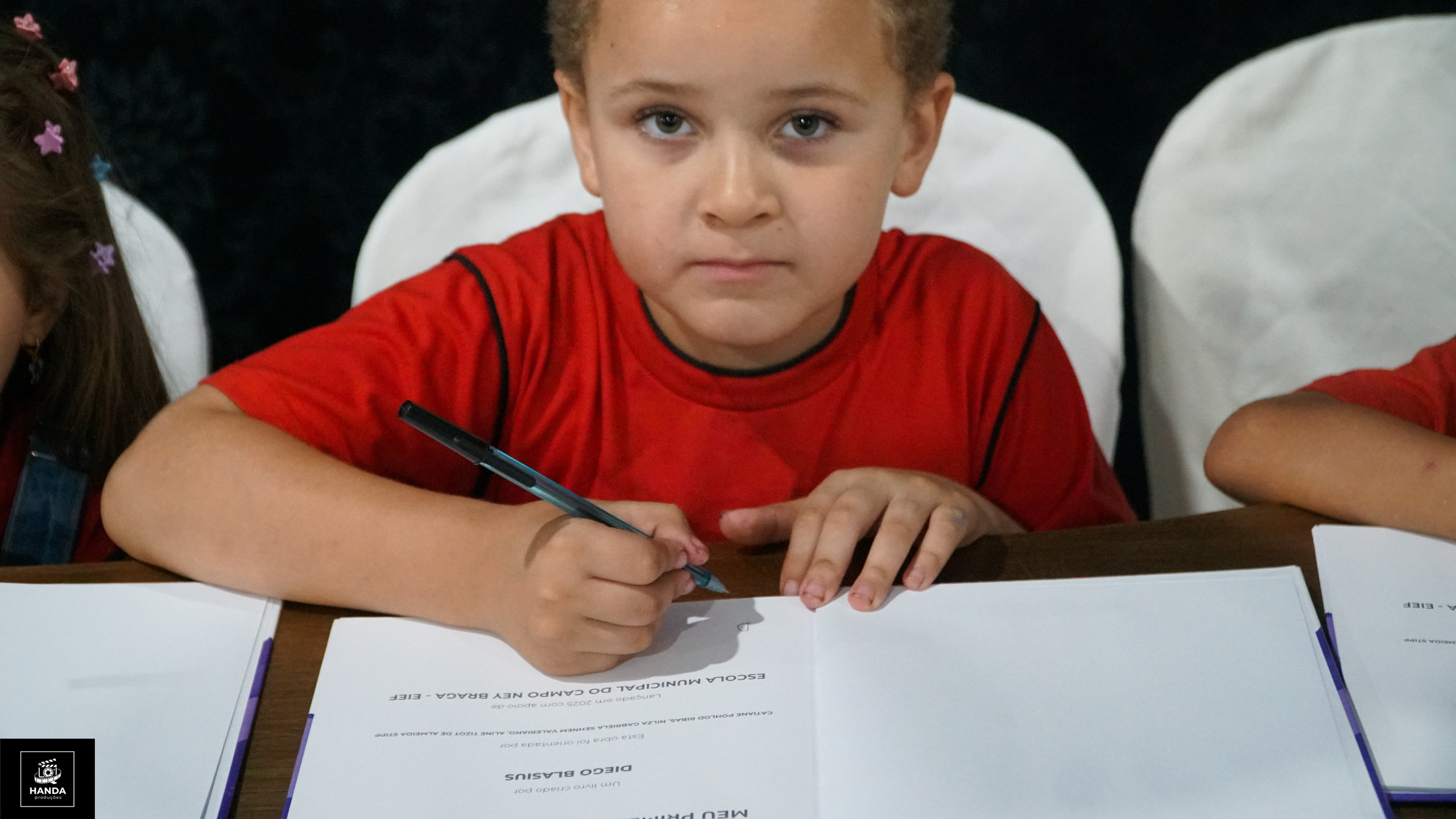 Noite autógrafos colégio Aurélio Buarque de Holanda. Handa Produções