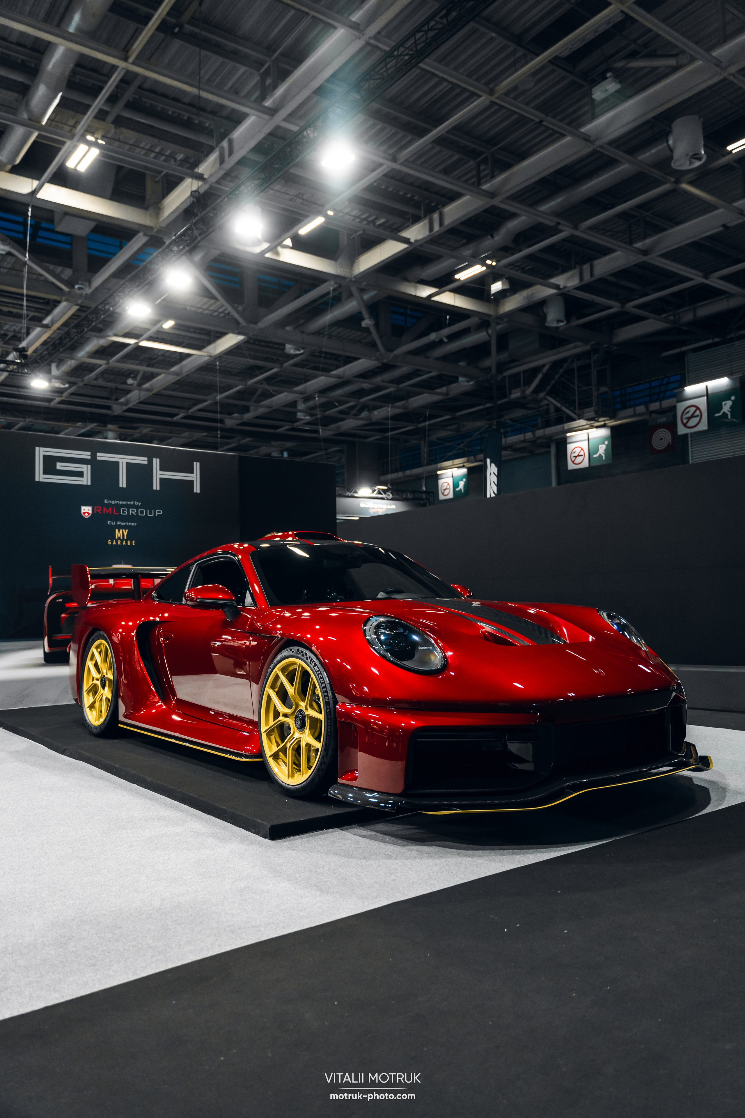 Retromobile 2026. Photographe de voitures à Paris — Vitalii Motruk