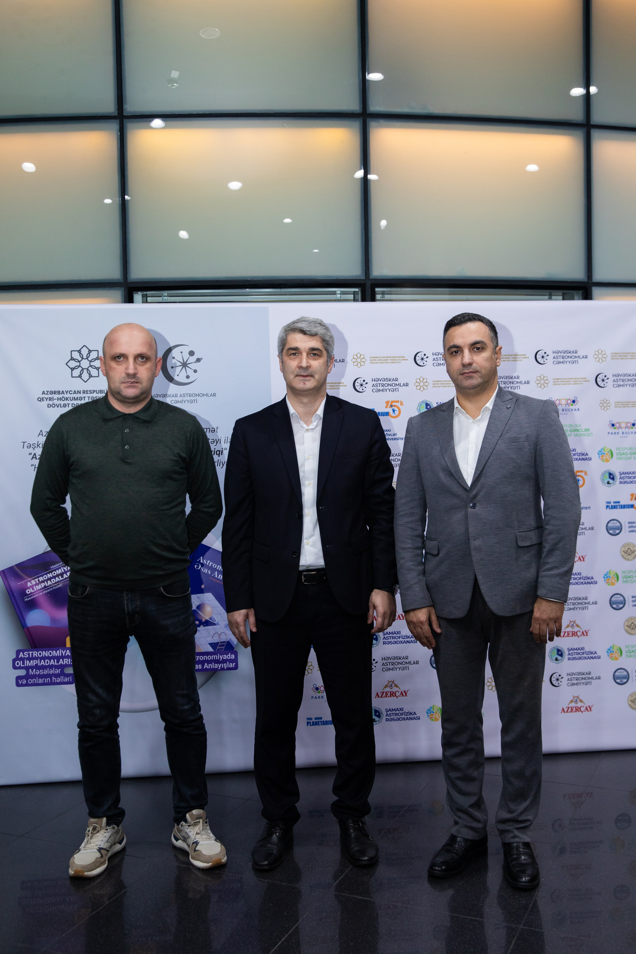 “Astronomiyada Əsas Anlayışlar” kitabının və “Fəza və Zamanın Elçiləri” filminin təqdimatı. Həvəskar Astronomlar Cəmiyyəti — Astronomy.az