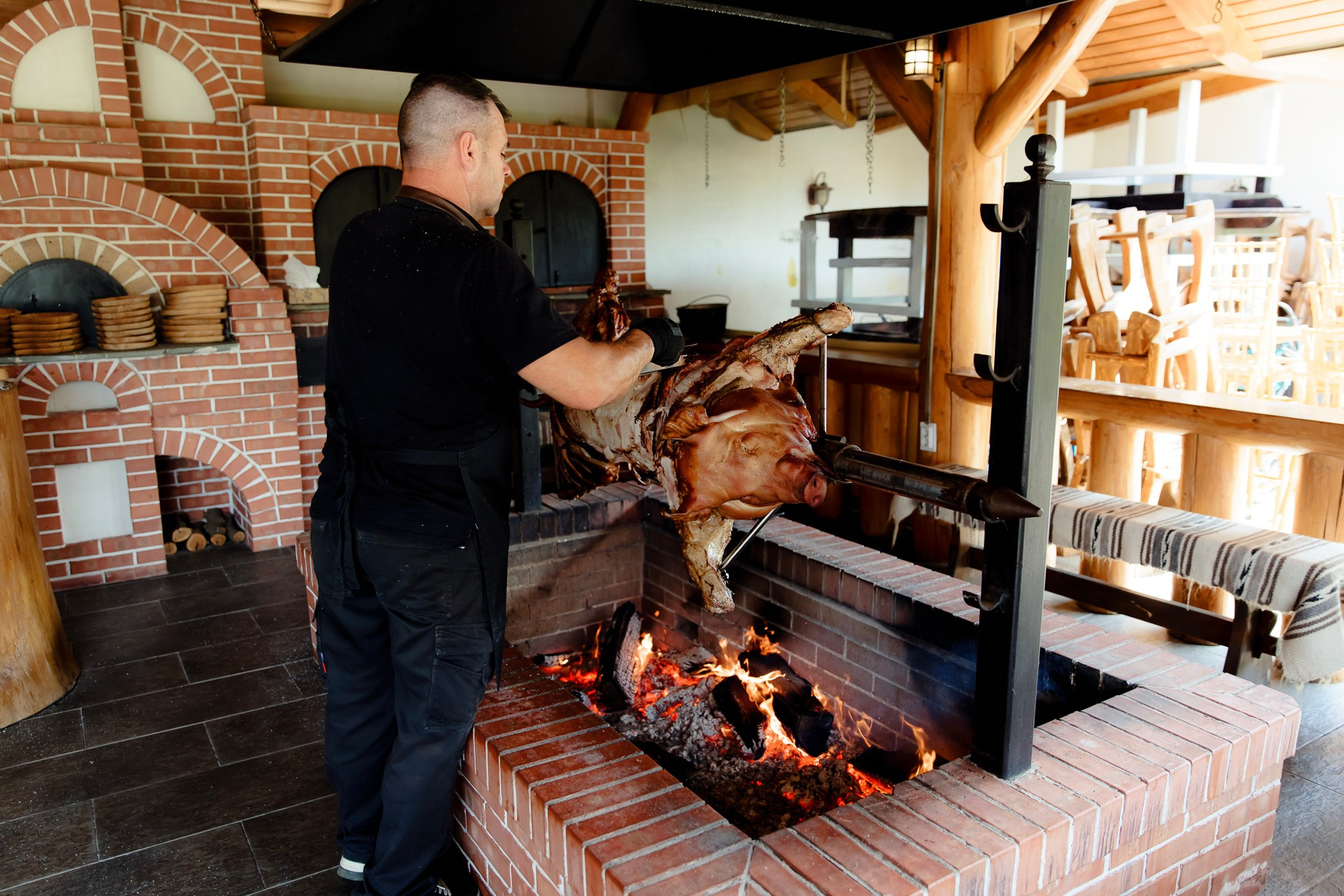 Ioana & Ionuț | Nuntă de poveste la Păstrăvăria Poiana din Mălini județul Suceava. Servicii foto-video profesionale, pentru momente de neuitat