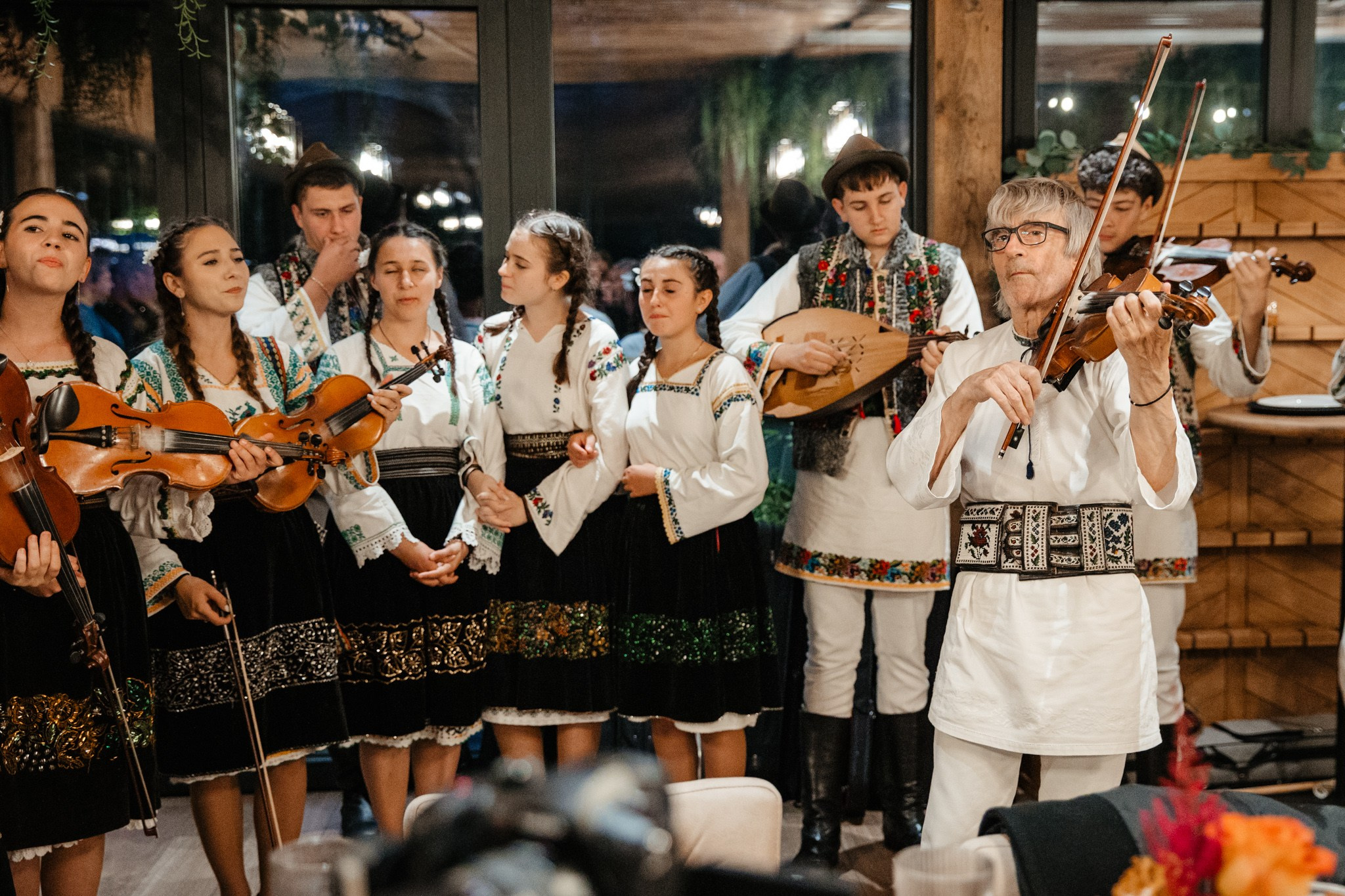 Nunta de Poveste la Sucevița: Cristi și Andreea. Servicii foto-video profesionale, pentru momente de neuitat