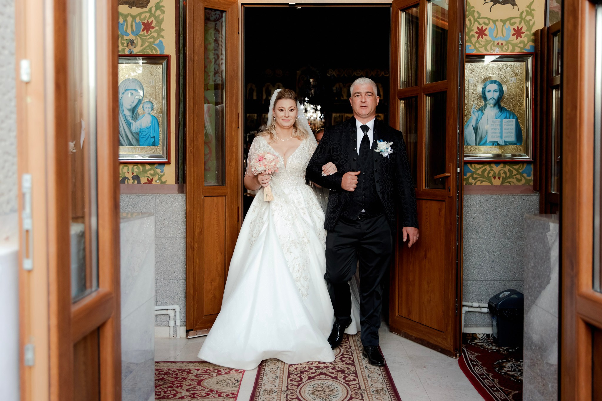 Mihai & Oana. Servicii foto-video profesionale, pentru momente de neuitat