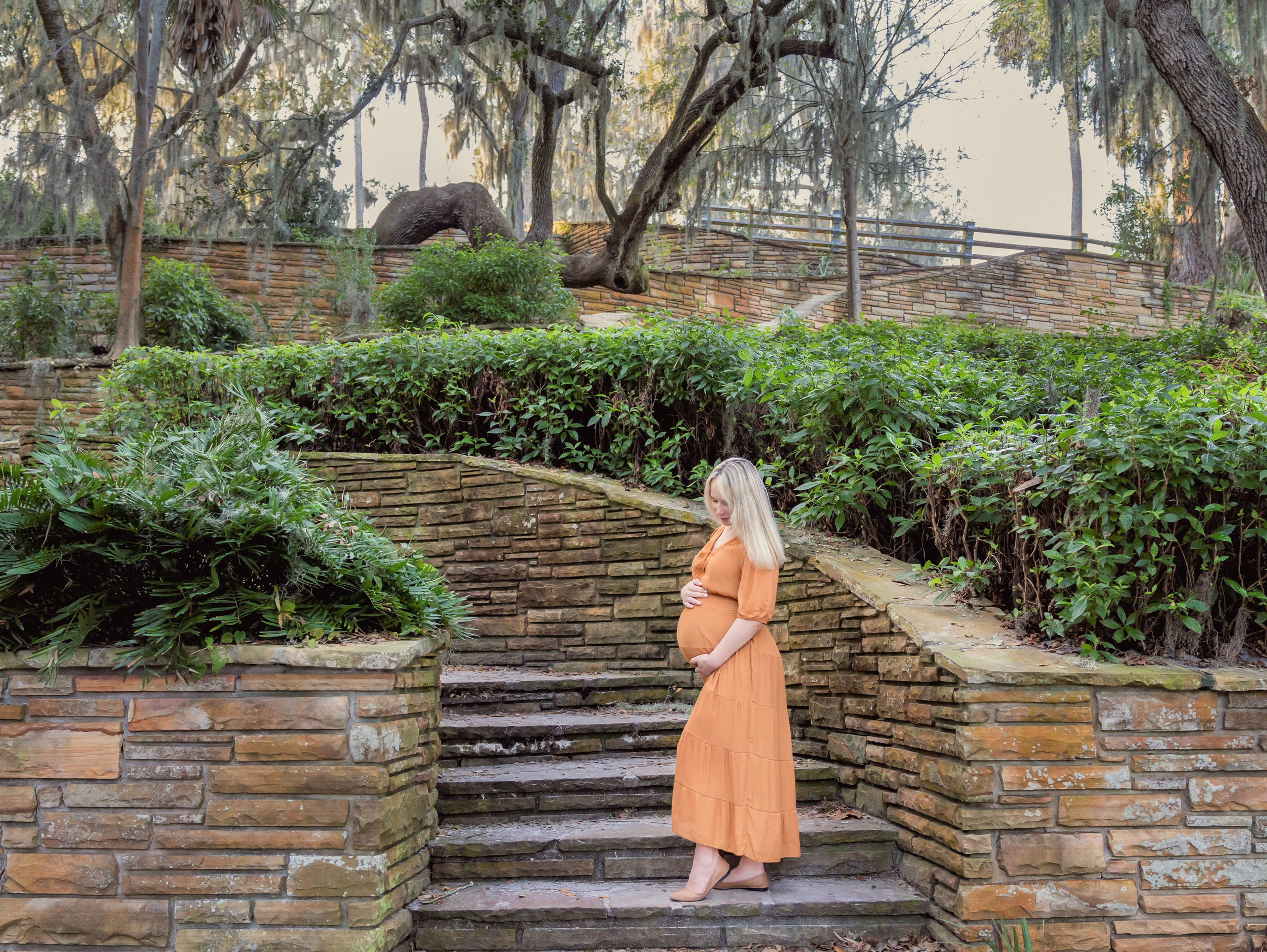 Pregnancy photos. Newborn photographer in Tampa Bay Area, FL