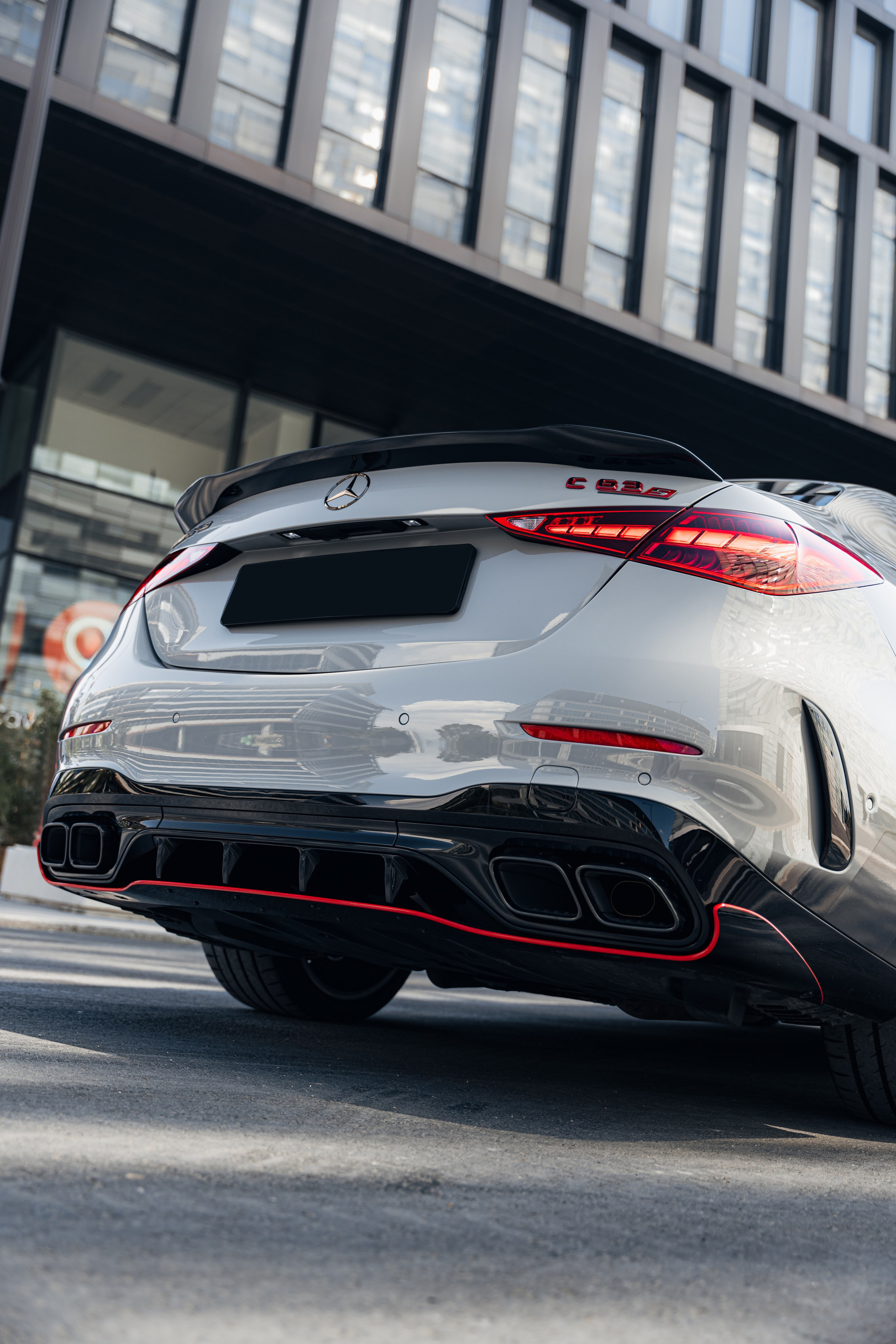 Mercedes-Benz C63S W207. Photographer in Paris — Vitalii Motruk