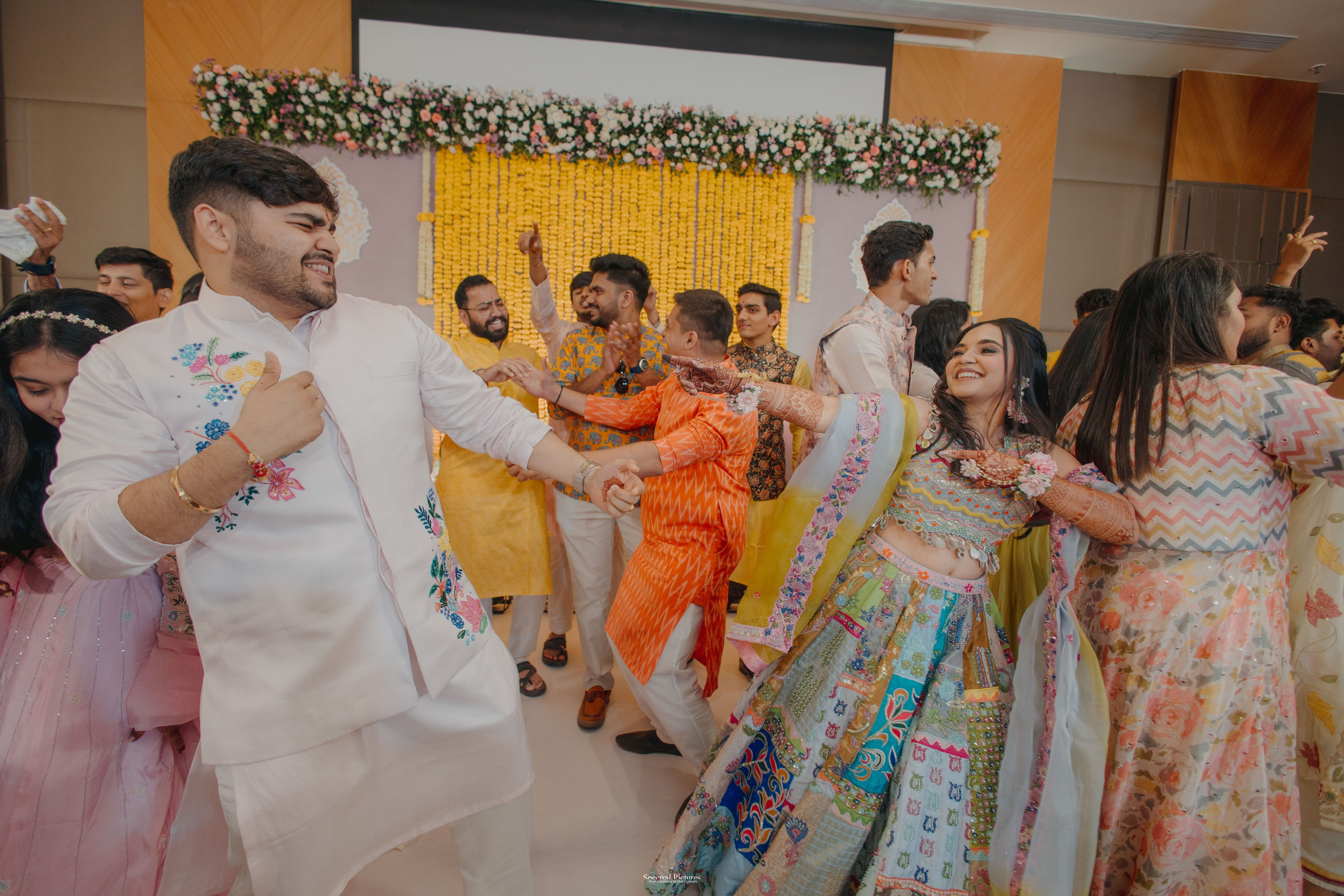 #ADIकीAESHहै