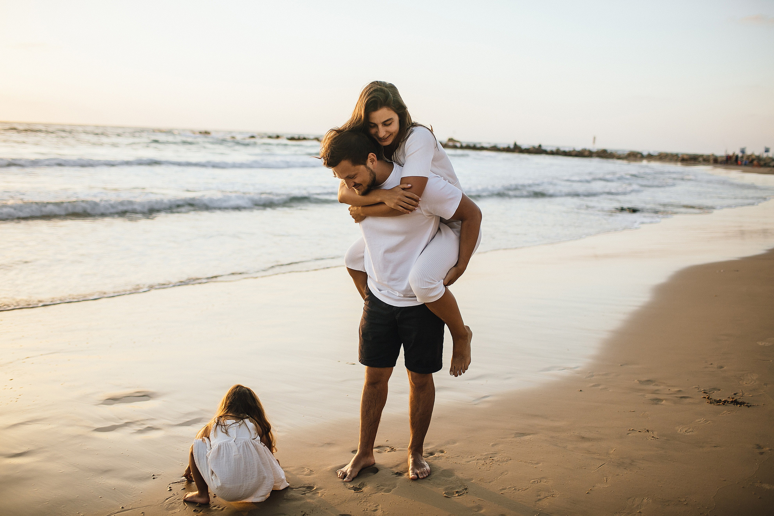 Bat Yam beach. Family photographer in Israel