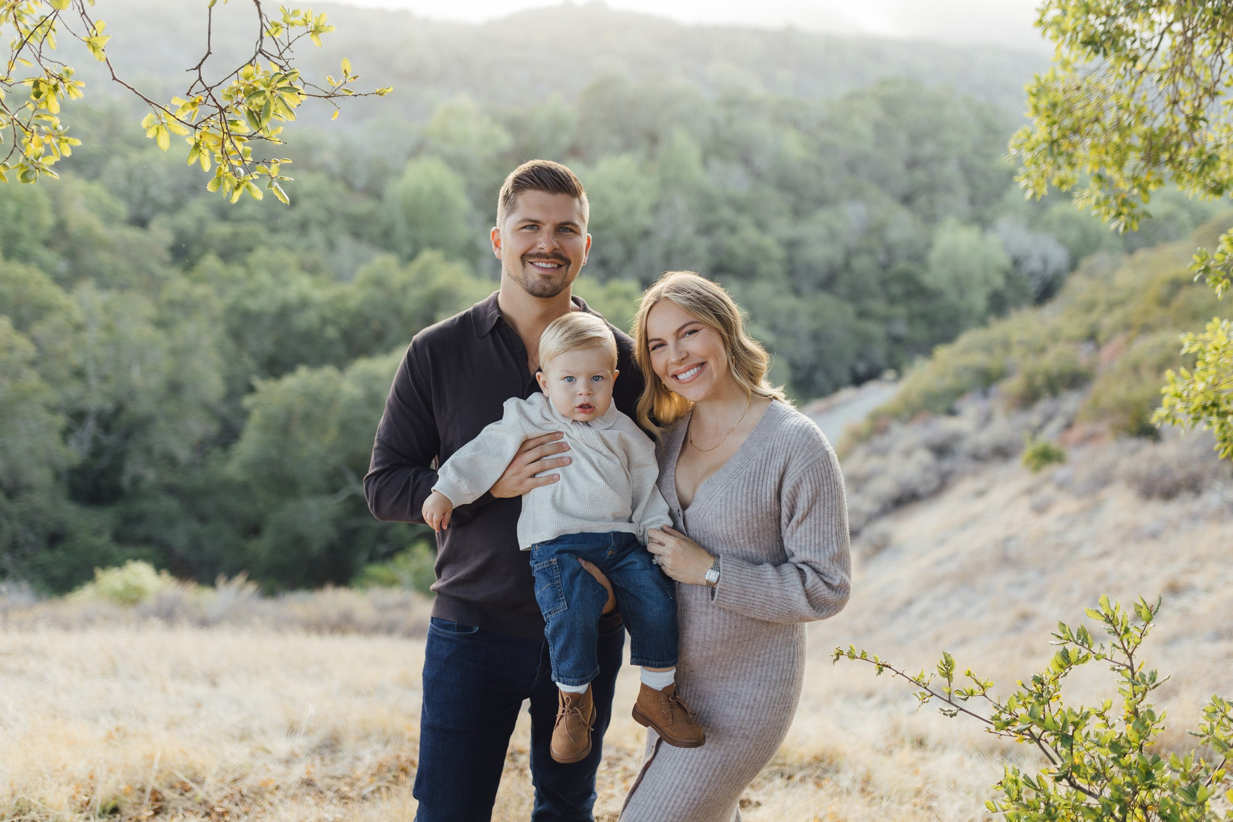Outdoor maternity session at Foothill Nature Preserve with natural light.