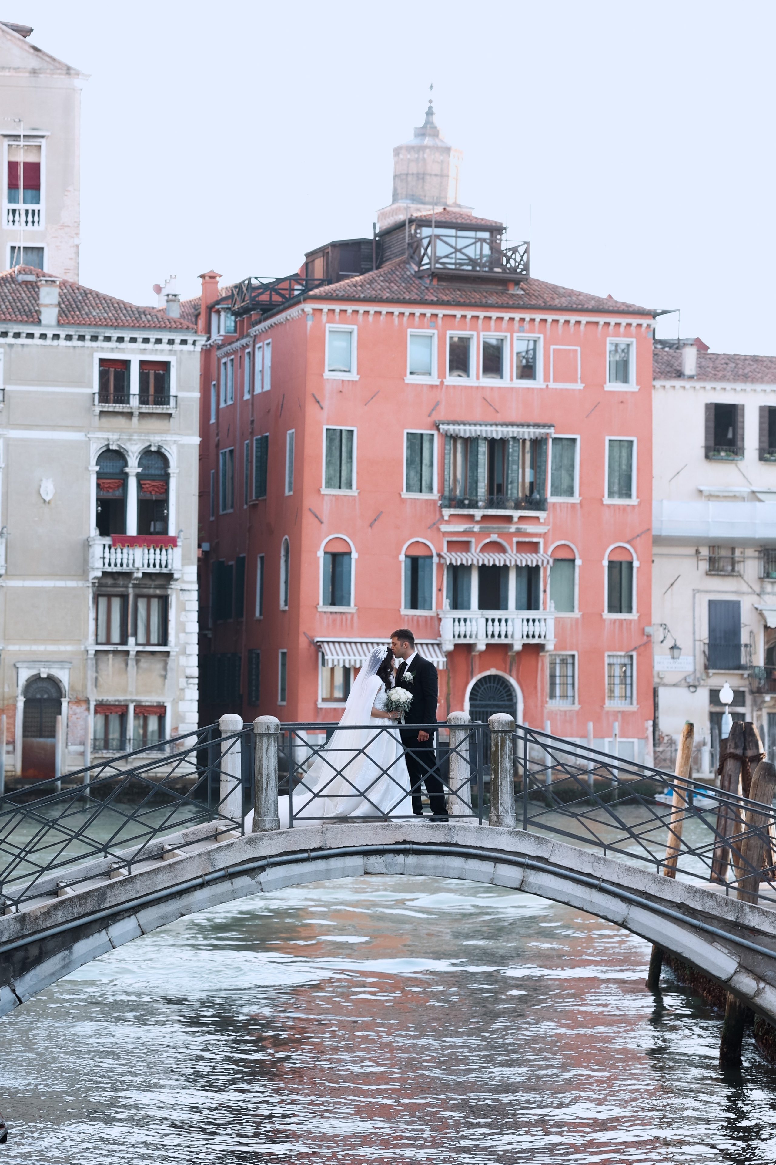 Armenian wedding at San Lazzaro degli Armeni. Photographer in Venice, Viktoria Antonova