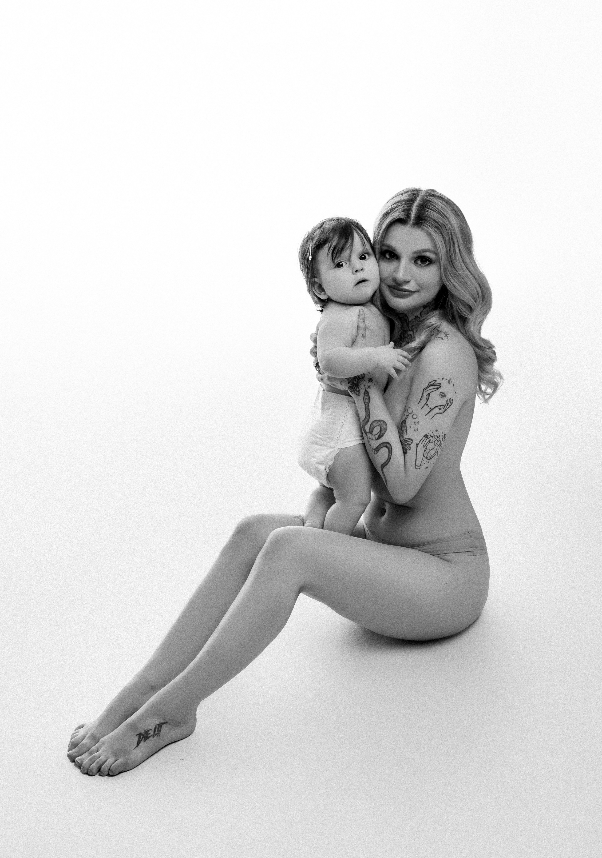 Vivien & Luna. Krása tehotenstva v objektíve — Maria Milosovic, tehotenská fotografka