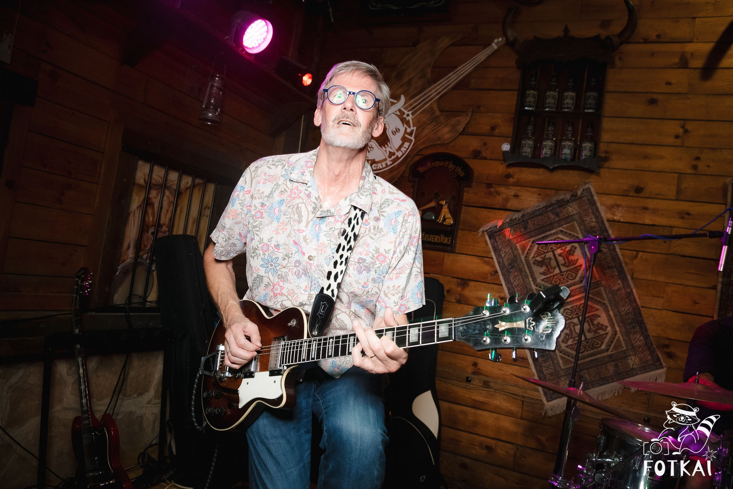 El Paso Rock Bar Torrevieja: Reportaje fotográfico 03.10.25 | FOTKAI