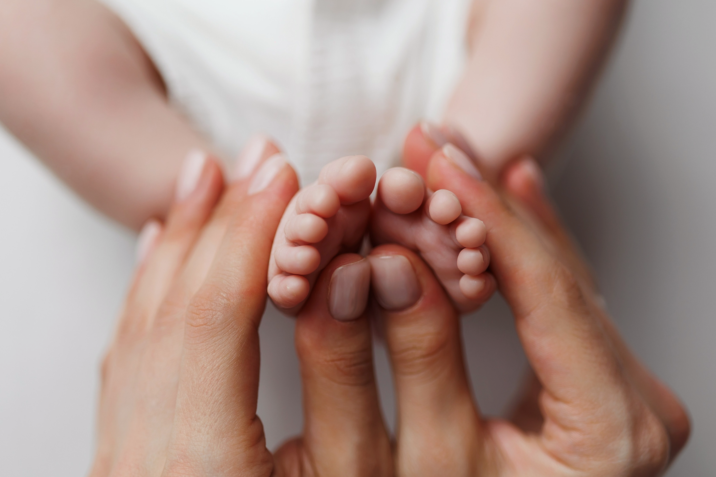 MATERNITY & NEWBORN professional Photography by Irene Chaikeen. Irene Chaikeen | Maternity and newborn photoshoot in Essex/London