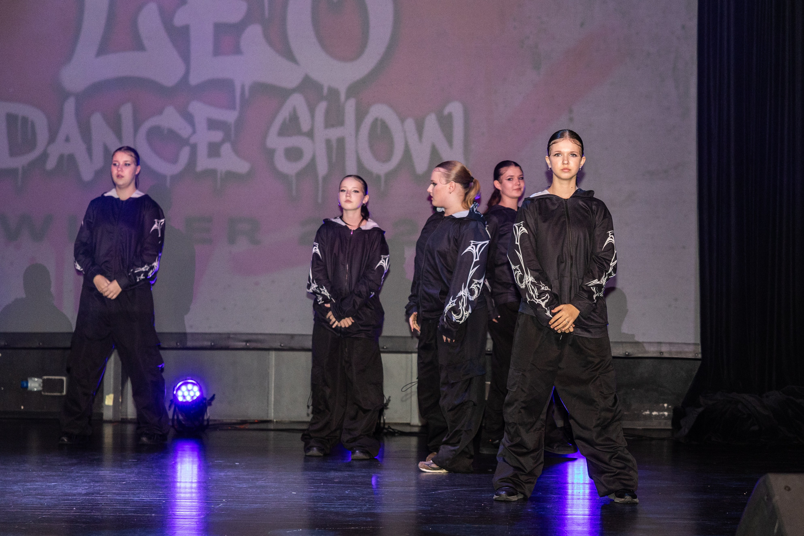 LEO DANCE SHOW WINTER 2025. Семейный и детский фотограф в Варшаве Мила Бобровская